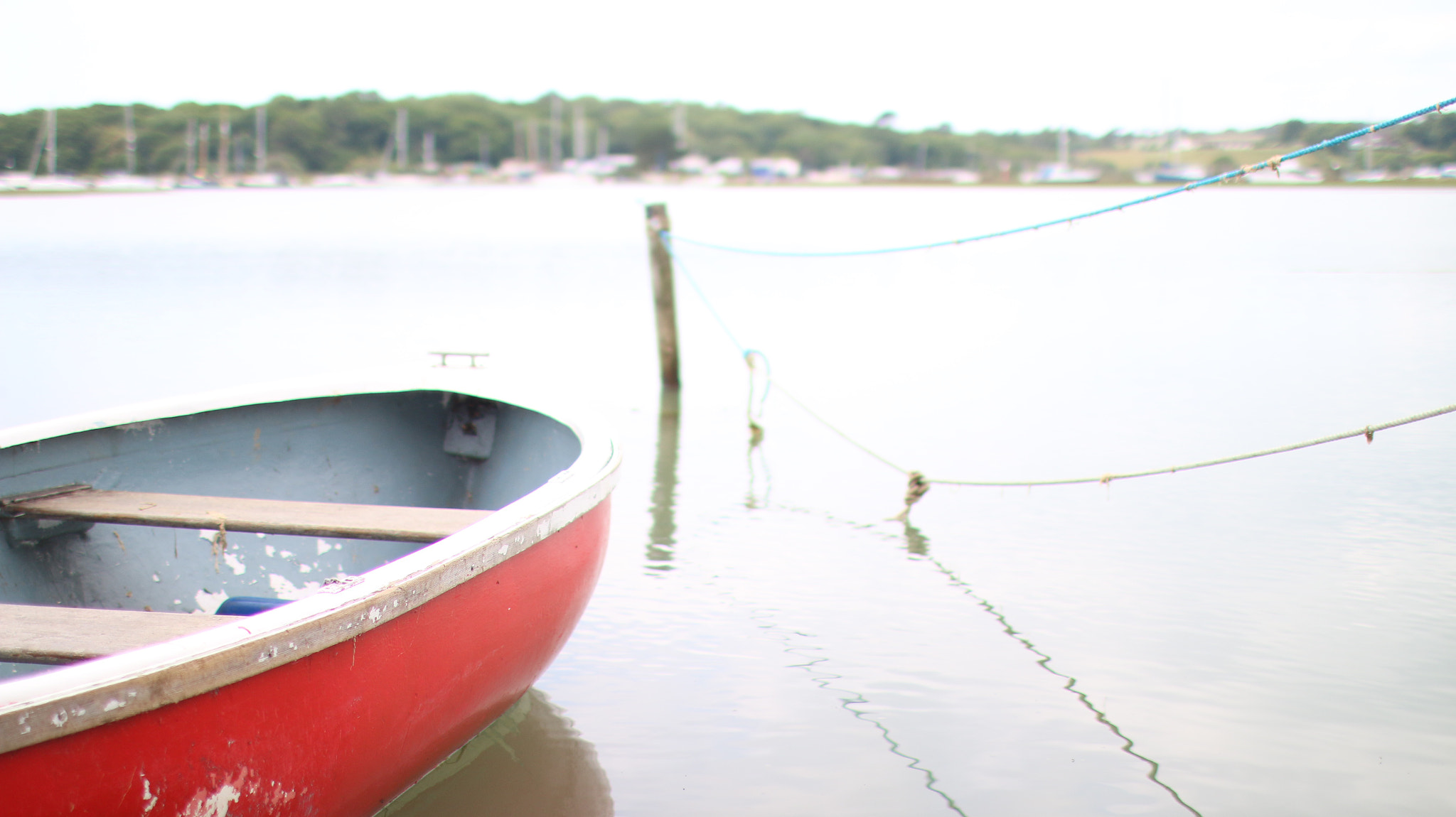 Canon EF 35mm F1.4L USM sample photo. Boat by the water photography