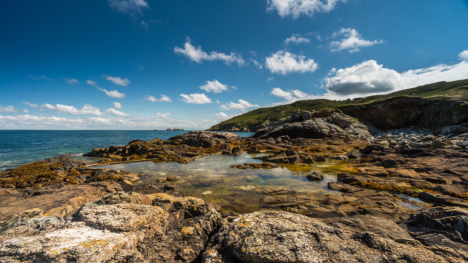 Sony Alpha NEX-6 + Sony E 10-18mm F4 OSS sample photo. 21 - sea pools in colour photography