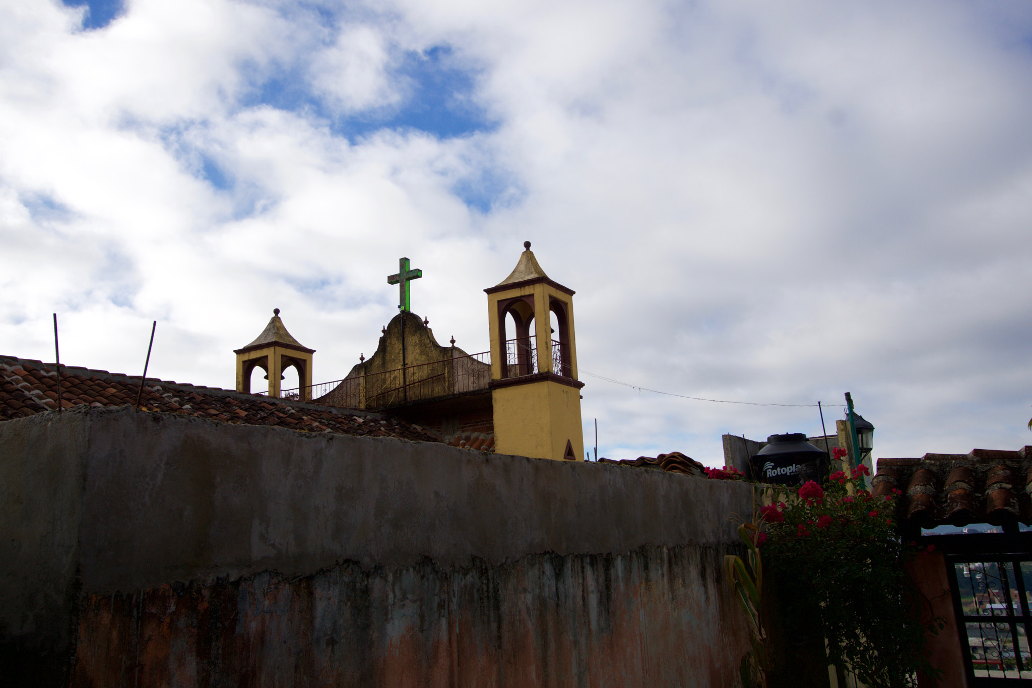 Tamron 18-270mm F3.5-6.3 Di II PZD sample photo. Iglesia de ojo de agua photography