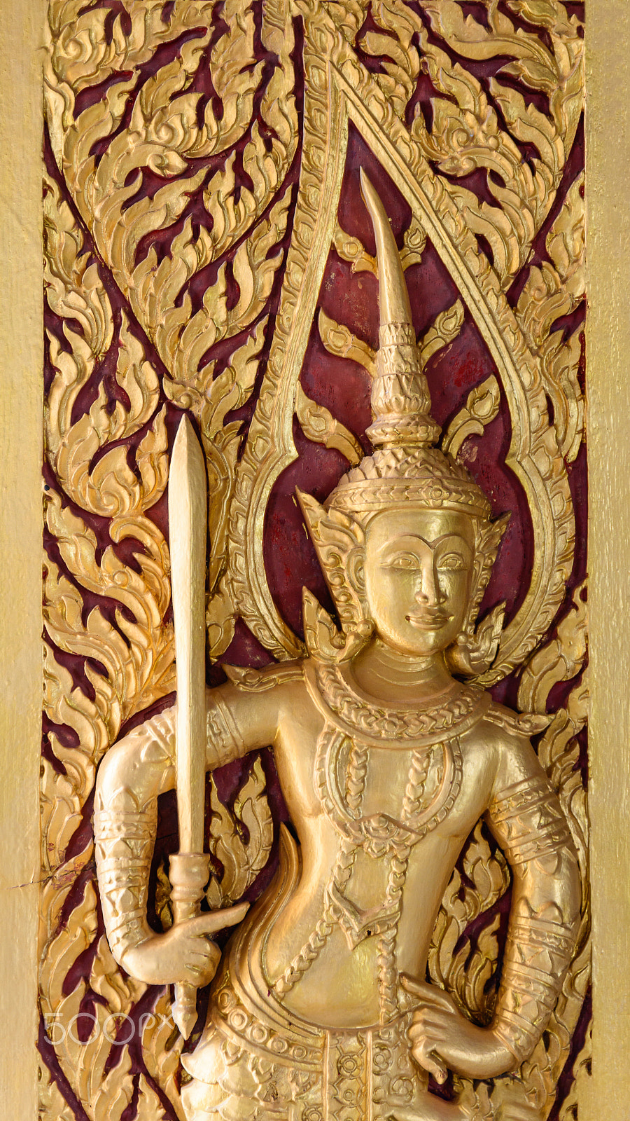 Sigma 17-70mm F2.8-4 DC Macro OS HSM | C sample photo. Seraph wood carved gold paint. photography