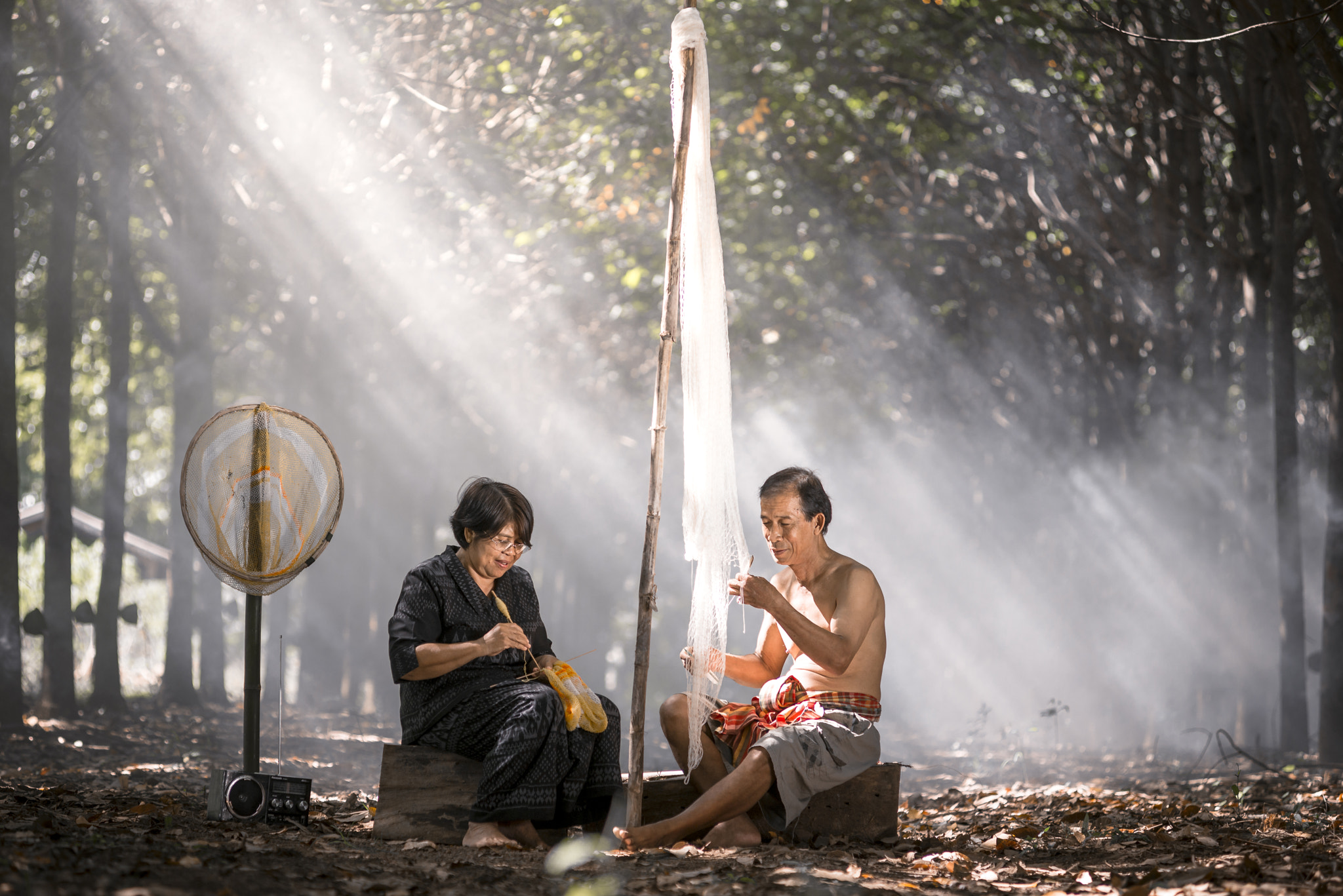 Nikon AF-Nikkor 80-200mm F2.8D ED sample photo. Grandpa and grandma are made of woven sewing, kni photography