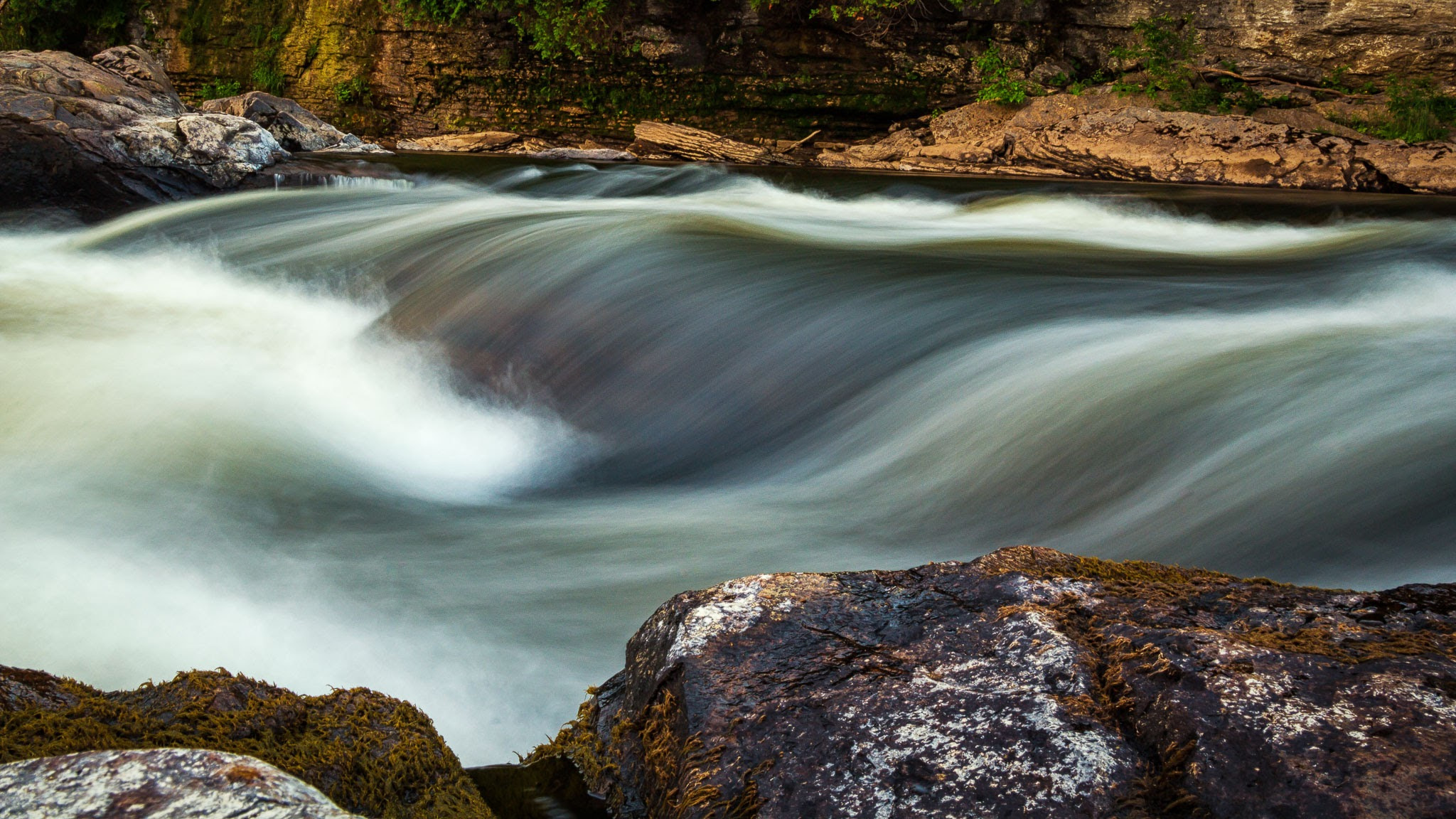 Canon EOS 60D + Sigma 18-50mm f/2.8 Macro sample photo. Up the stream photography