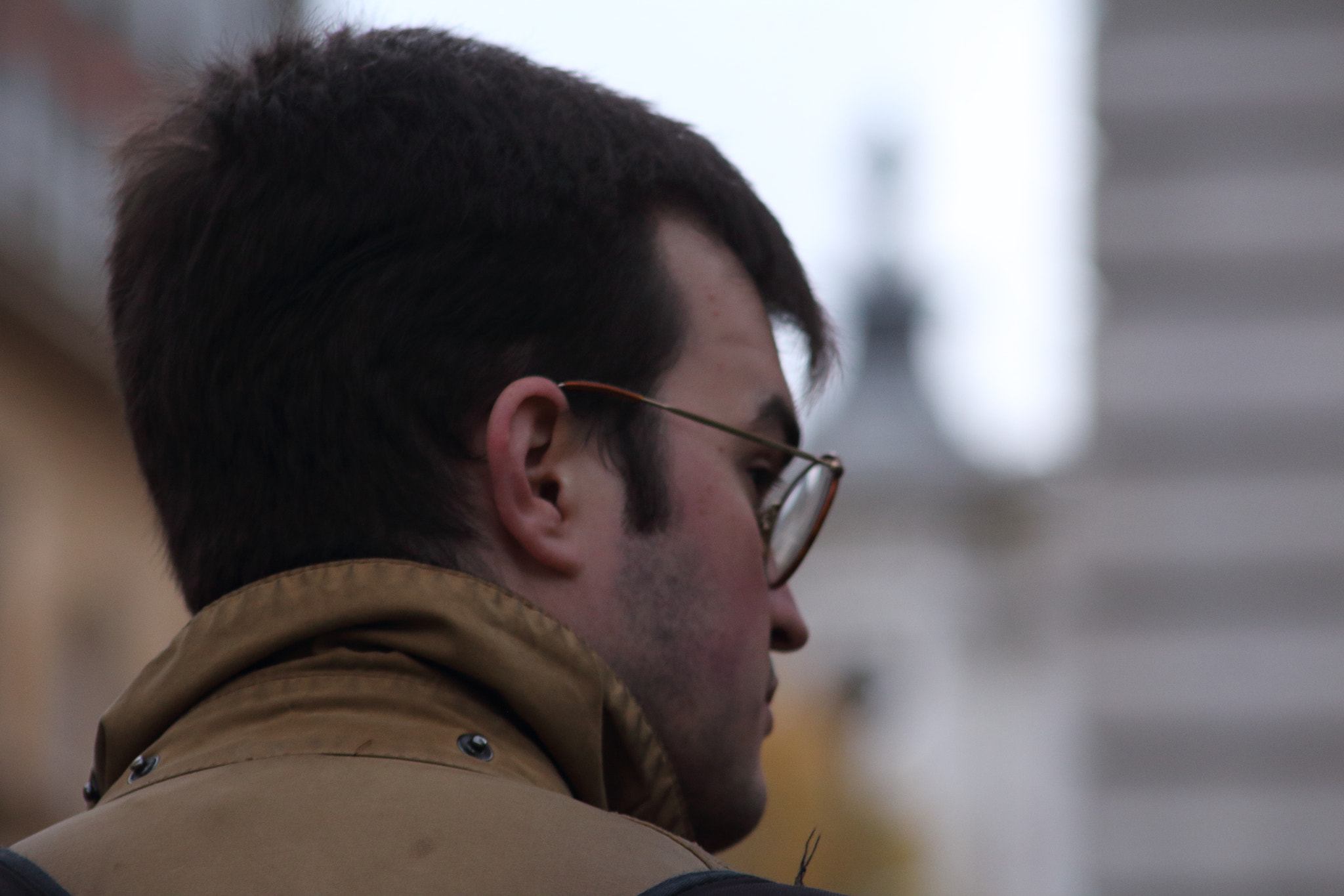 Canon EOS 1200D (EOS Rebel T5 / EOS Kiss X70 / EOS Hi) sample photo. Man with glasses photography