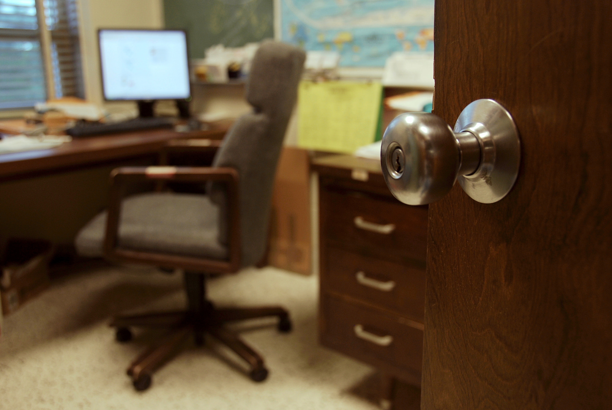 Nikon D40X sample photo. Office hour? photography