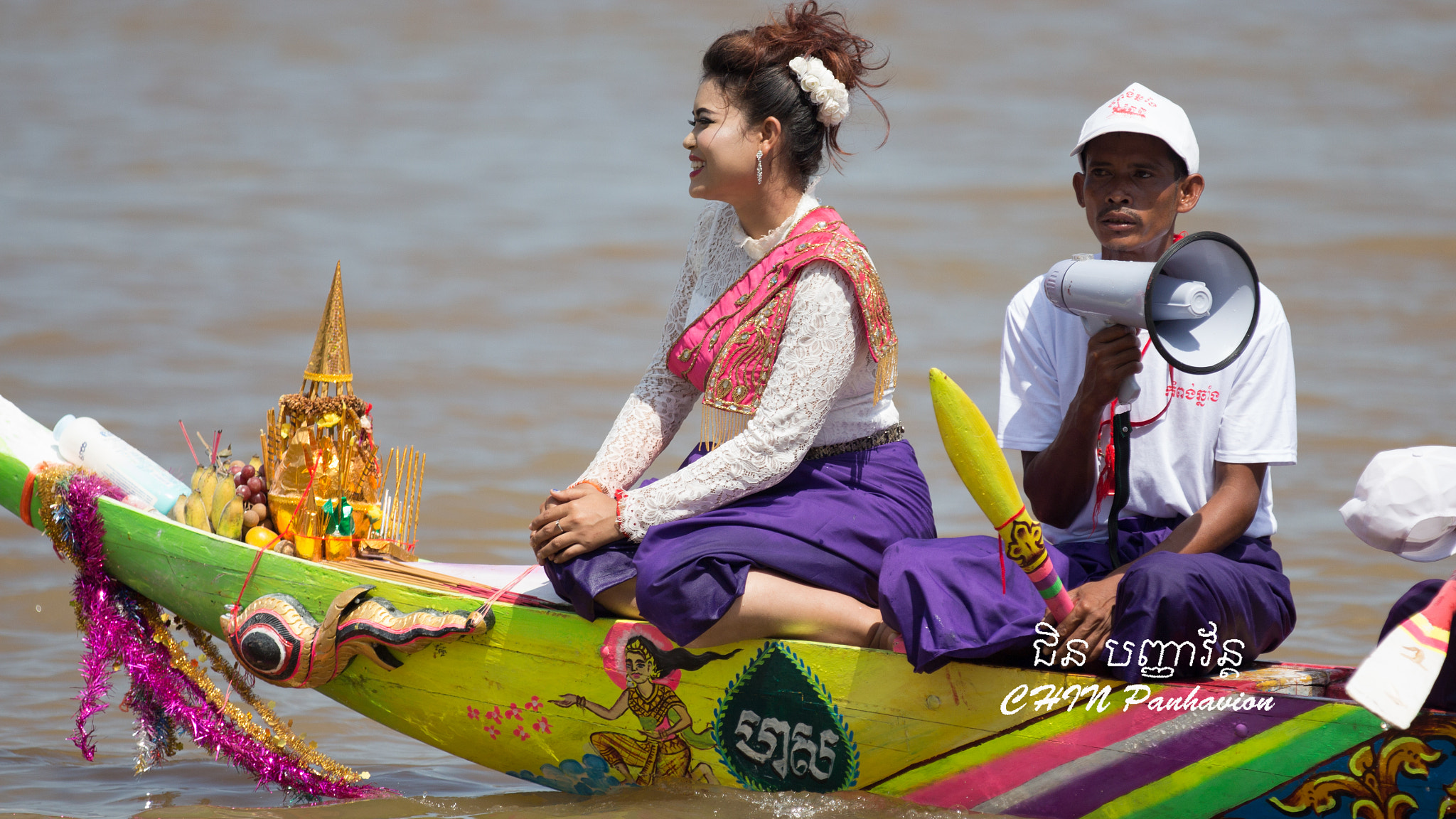 Canon EOS 650D (EOS Rebel T4i / EOS Kiss X6i) + Canon EF 70-200mm F2.8L IS II USM sample photo. Cambodia water festival 2016 photography
