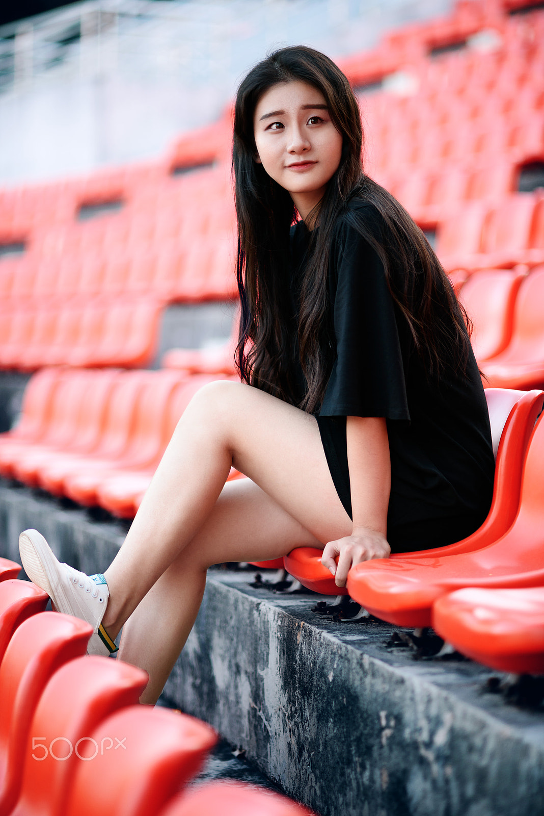 Nikon D750 + Nikon AF Nikkor 105mm F2D DC sample photo. College young girl in sport centre photography