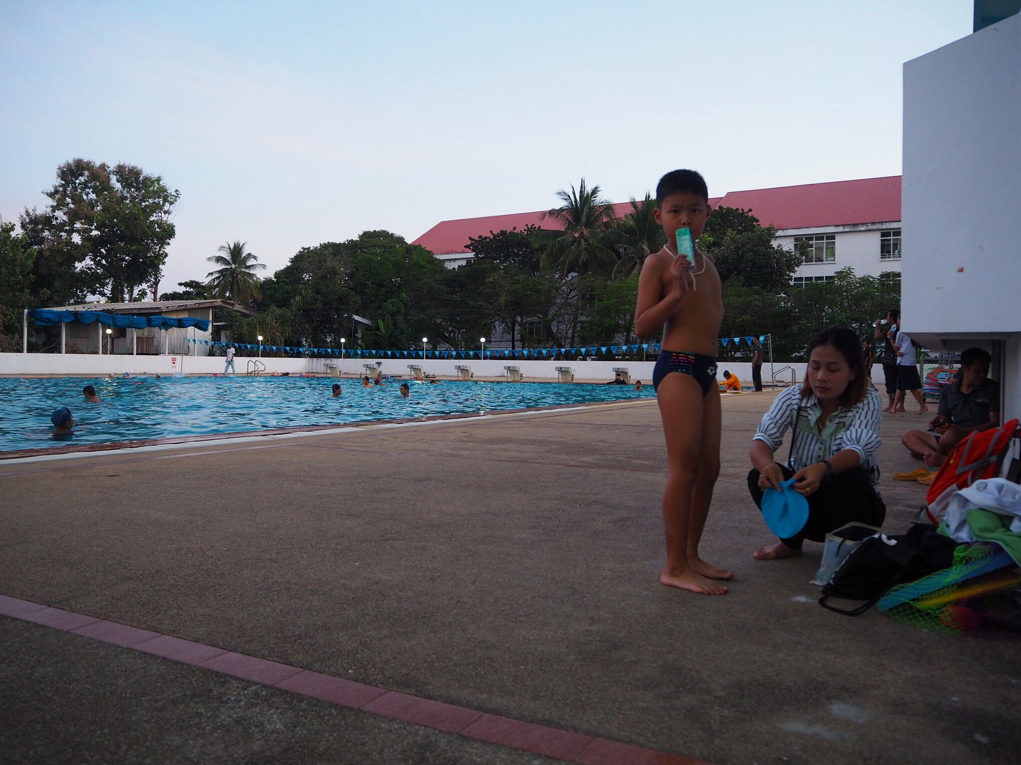 Olympus M.Zuiko Digital ED 14-42mm F3.5-5.6 EZ sample photo. แตกต่างจากน้ำในคลอง 09_1 photography
