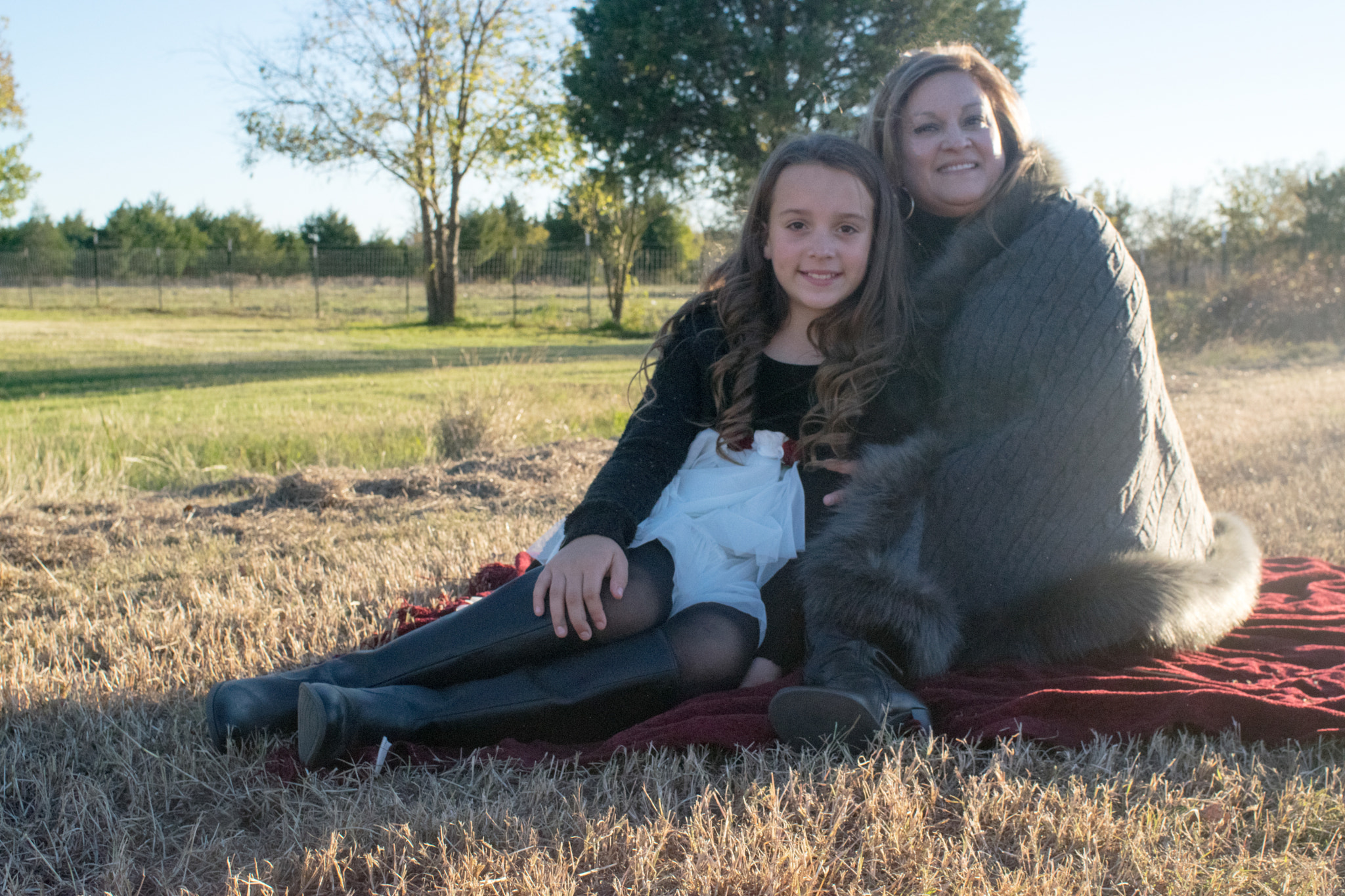 Nikon AF Nikkor 28mm F2.8D sample photo. Griffin family christmas photography