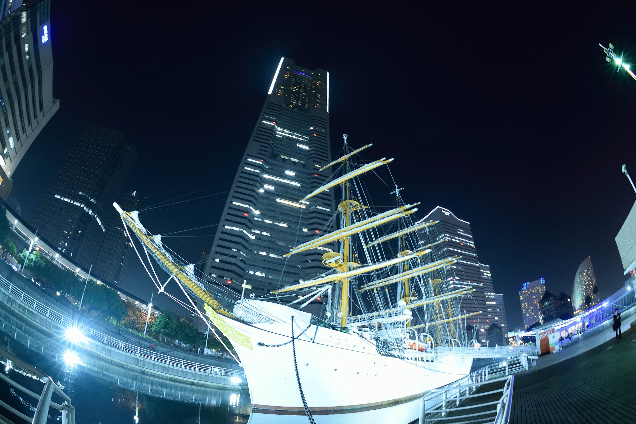 Nikon D5300 + Sigma 10mm F2.8 EX DC HSM Diagonal Fisheye sample photo. Nippon maru photography