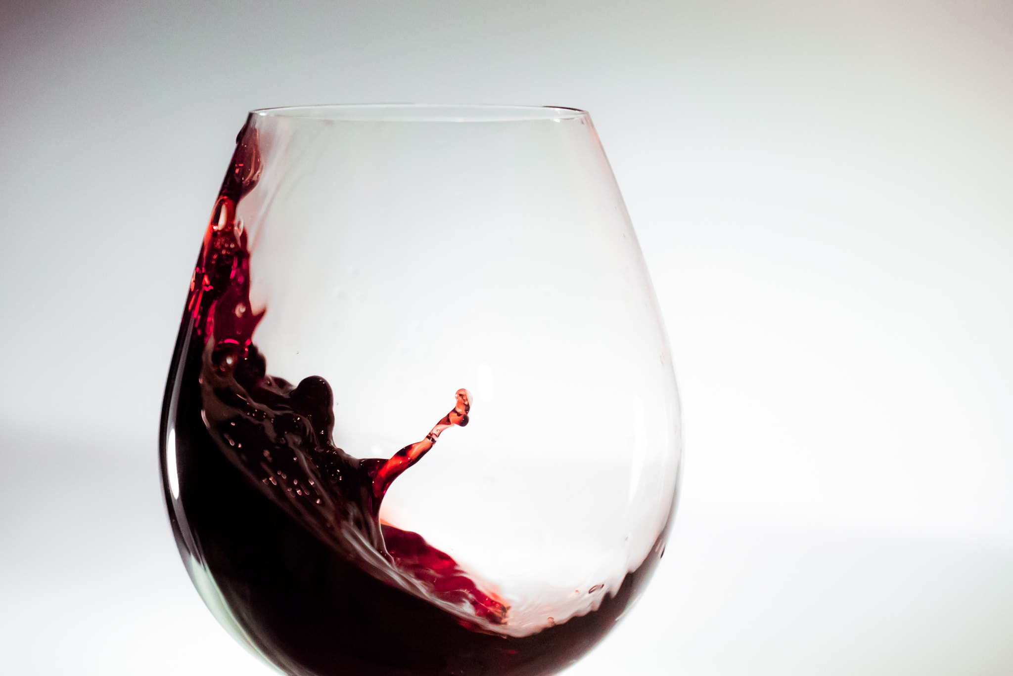 Sony a7S II + Sony FE PZ 28-135mm F4 G OSS sample photo. Wine photography