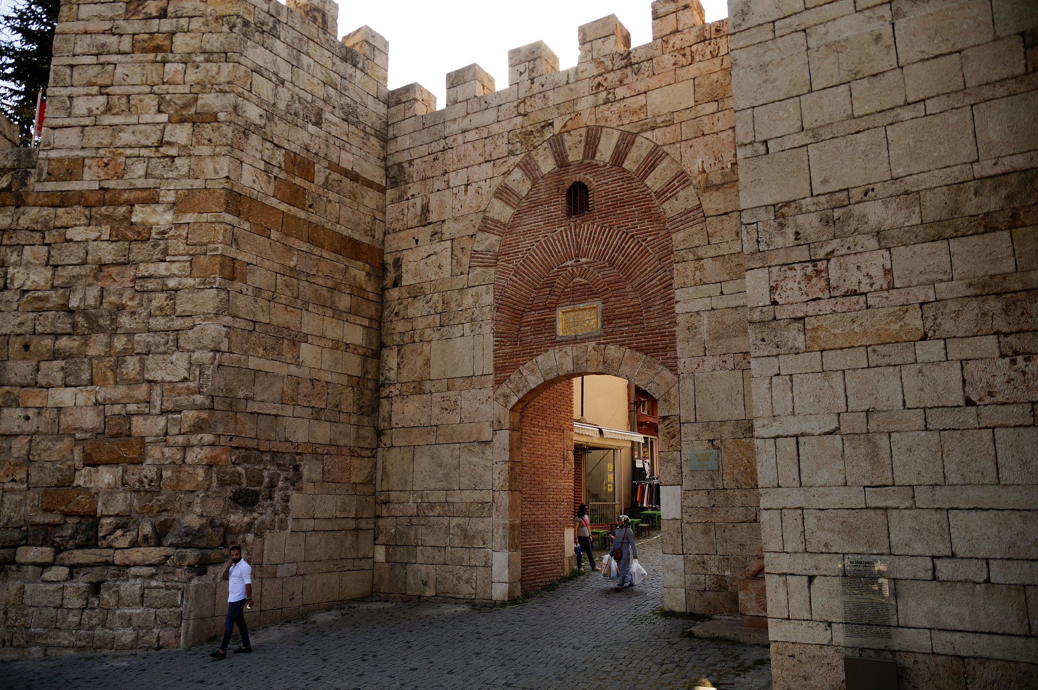 Sony SLT-A37 sample photo. Tarih kapı sur photography