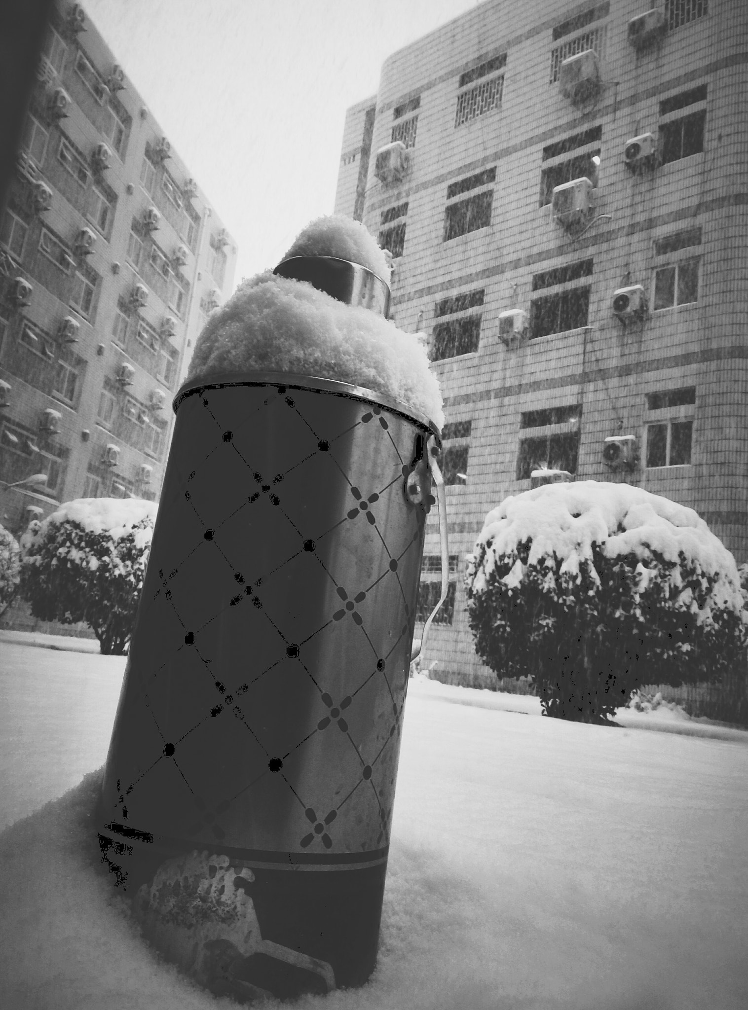 Meizu m1 note sample photo. Bottle photography