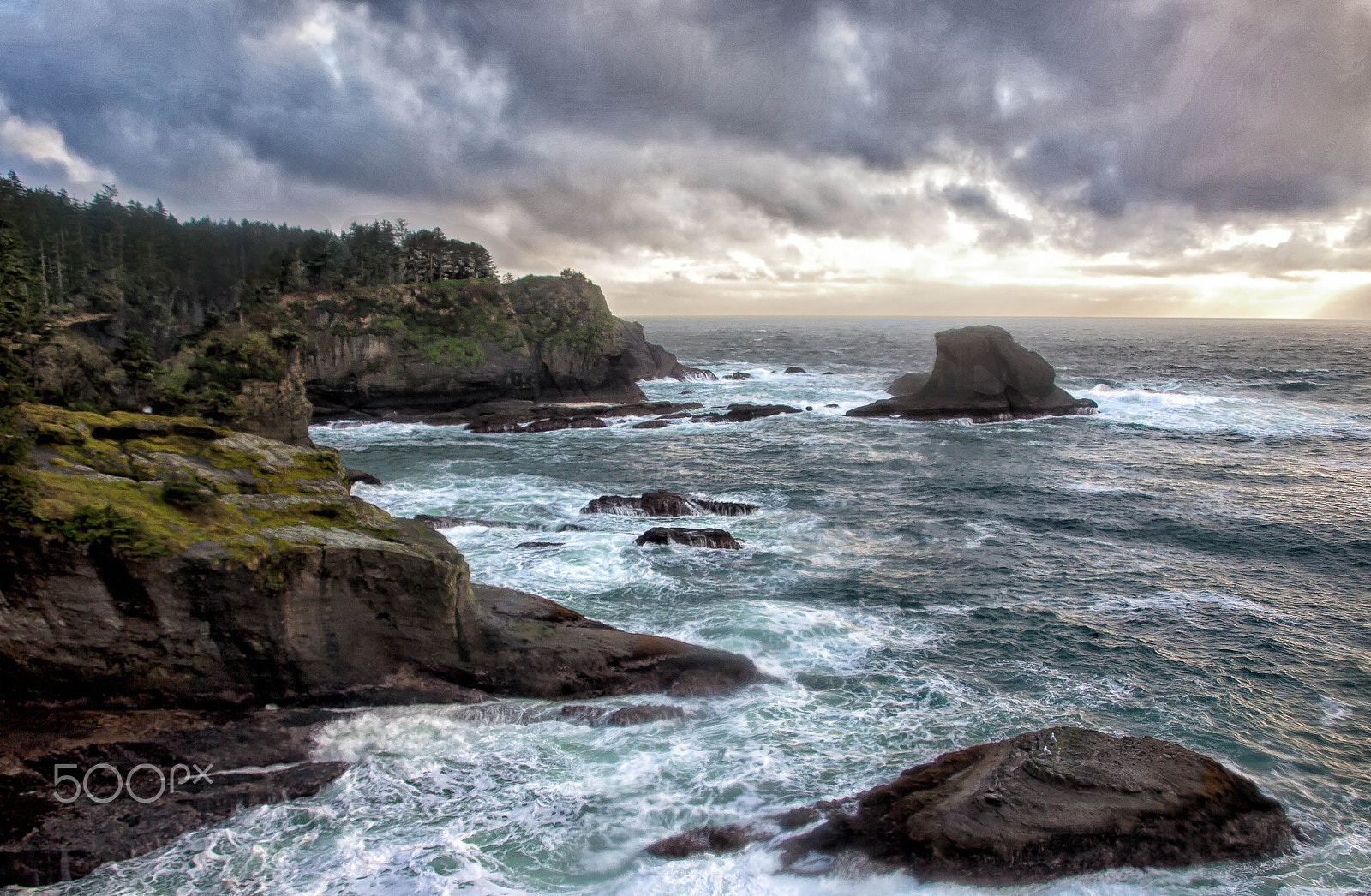 Olympus E-520 (EVOLT E-520) sample photo. Looking south from cape flattery photography