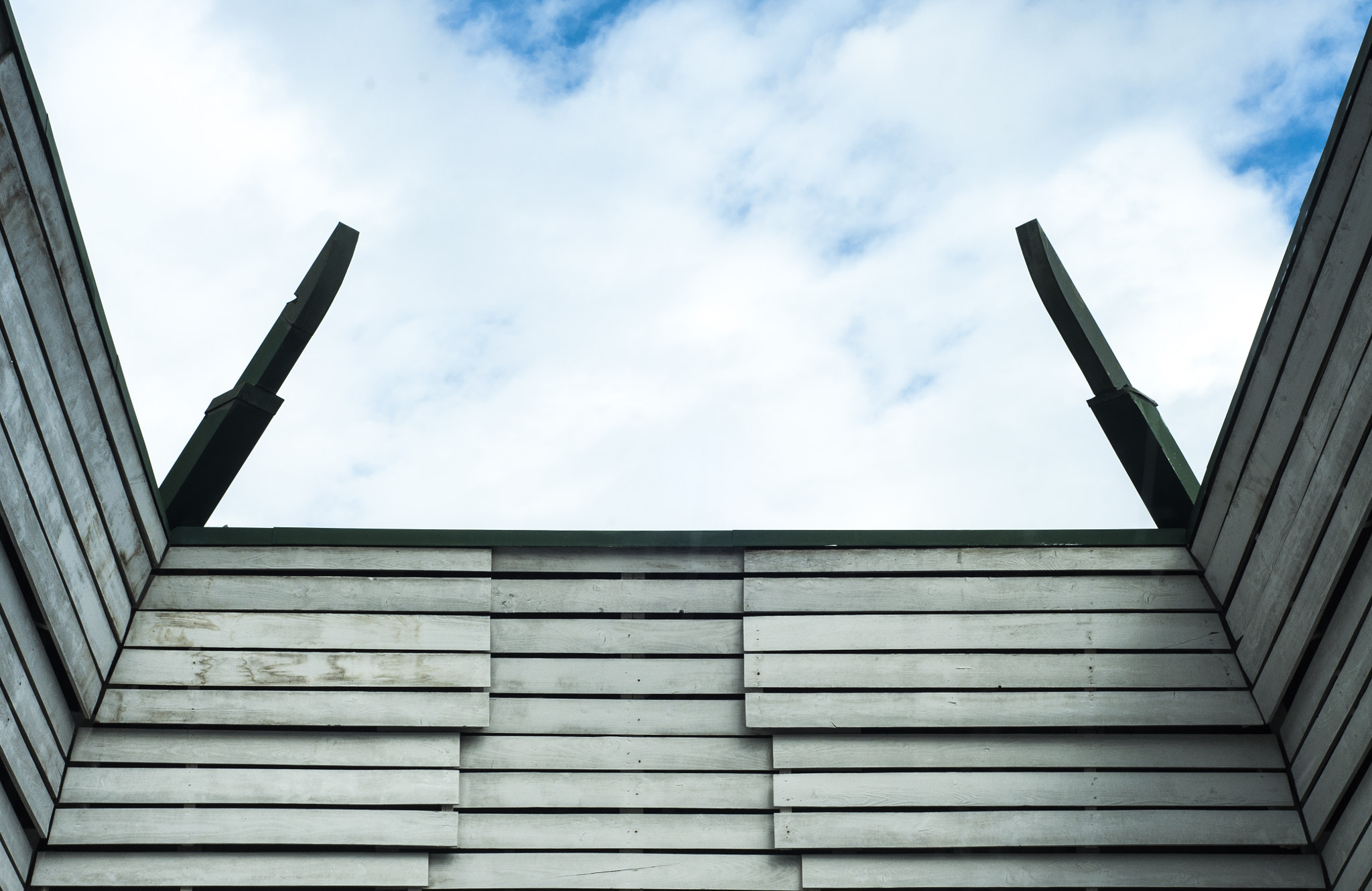 Nikon D90 sample photo. Sky on building. photography