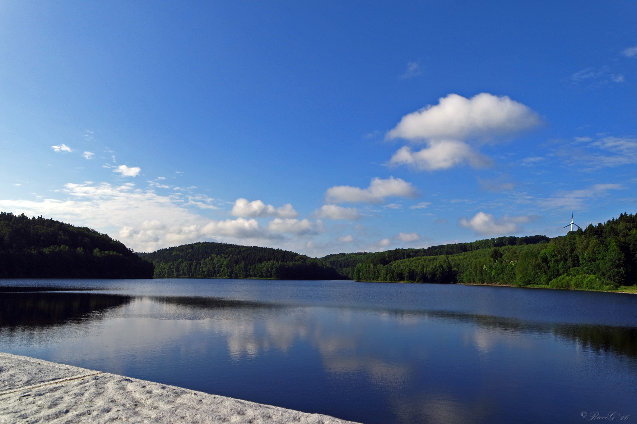 Samsung NX 16-50mm F3.5-5.6 Power Zoom ED OIS sample photo. View over the dam photography