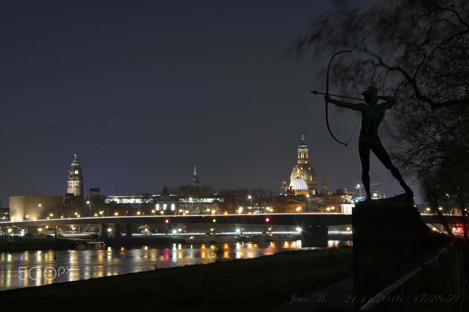 VR 18-105mm F/3.5-5.6 G sample photo. Dresden am 2016-11-21_17:28:59 photography