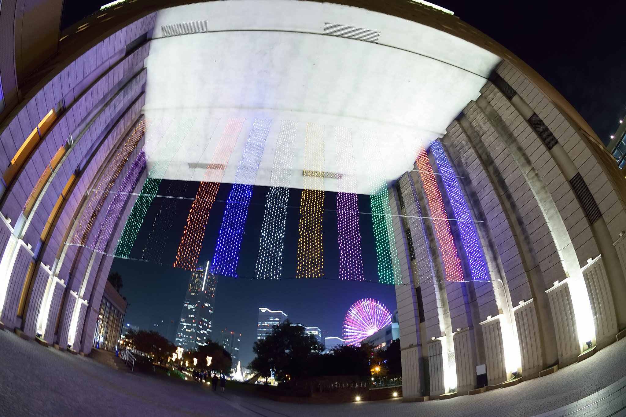 Nikon D5300 + Sigma 10mm F2.8 EX DC HSM Diagonal Fisheye sample photo. Minatomirai photography