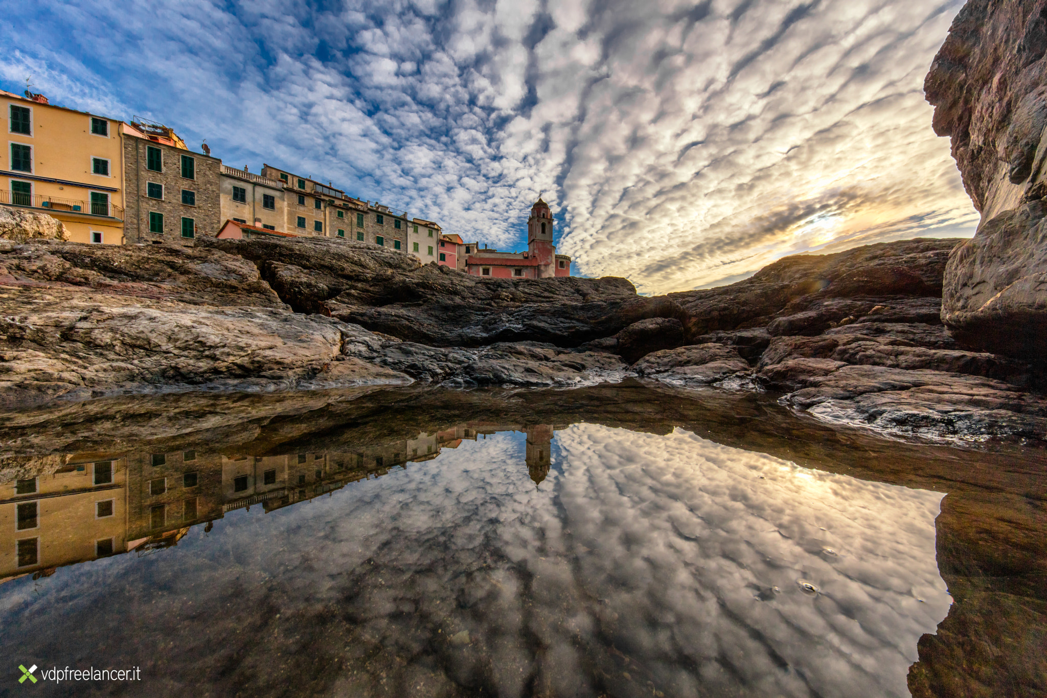 Canon EF 11-24mm F4L USM sample photo. Reflections photography