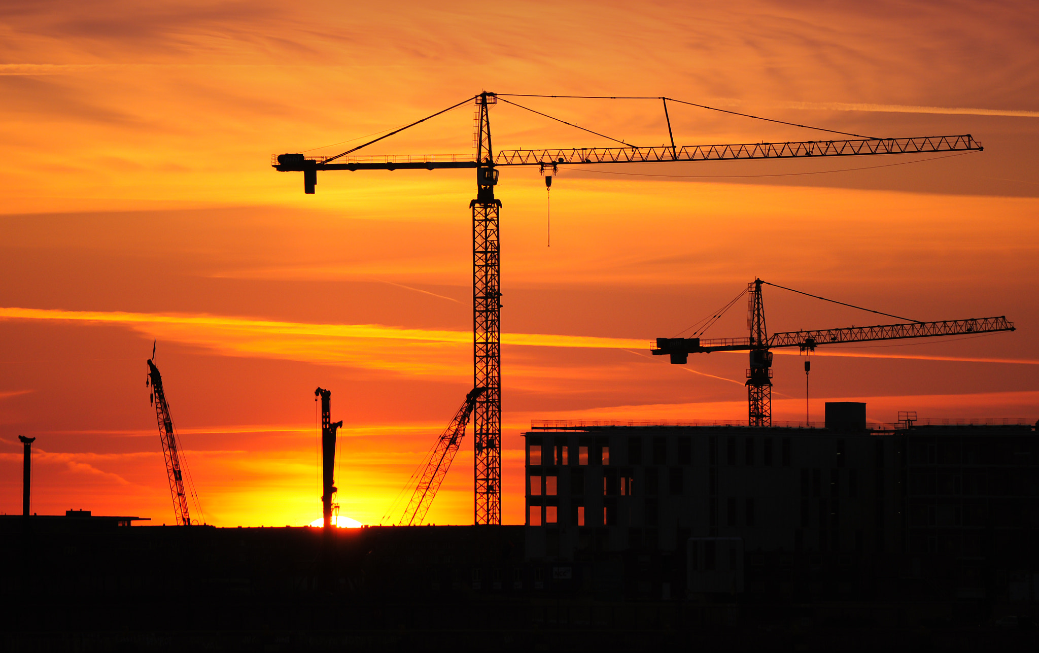 Nikon AF-S Nikkor 70-200mm F2.8G ED VR II sample photo. Sunset at building site - copenhagen denmark. photography