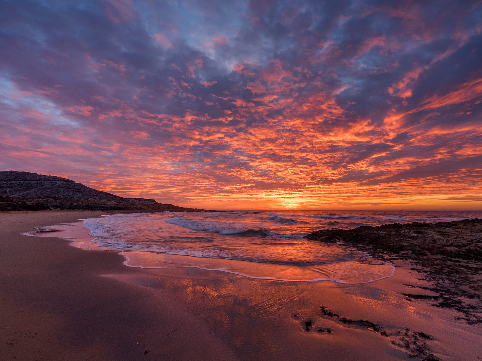 Olympus OM-D E-M1 + OLYMPUS  7-14mm Lens sample photo. Amanecer photography