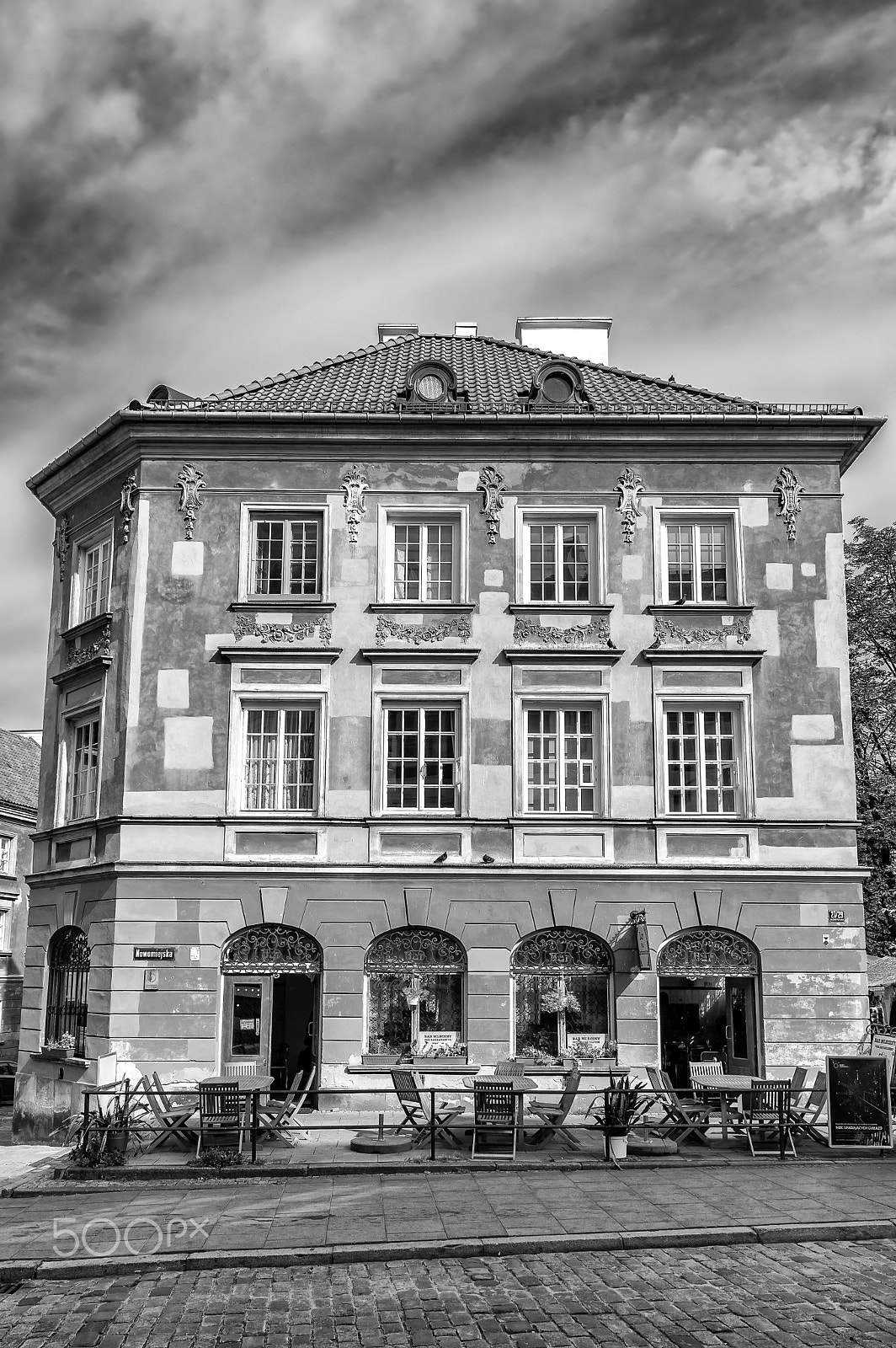 Sigma 17-50mm F2.8 EX DC HSM sample photo. Old town architecture photography
