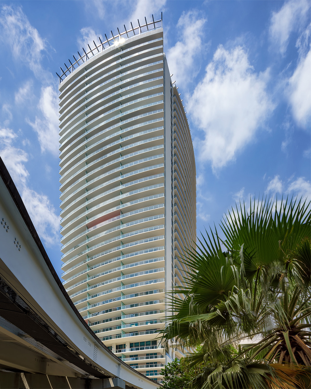Canon TS-E 24.0mm f/3.5 L II sample photo. Miami bickell millecento photography