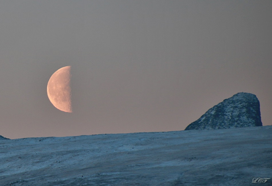 Canon EOS 750D (EOS Rebel T6i / EOS Kiss X8i) sample photo. Moon above the mountains...  photography