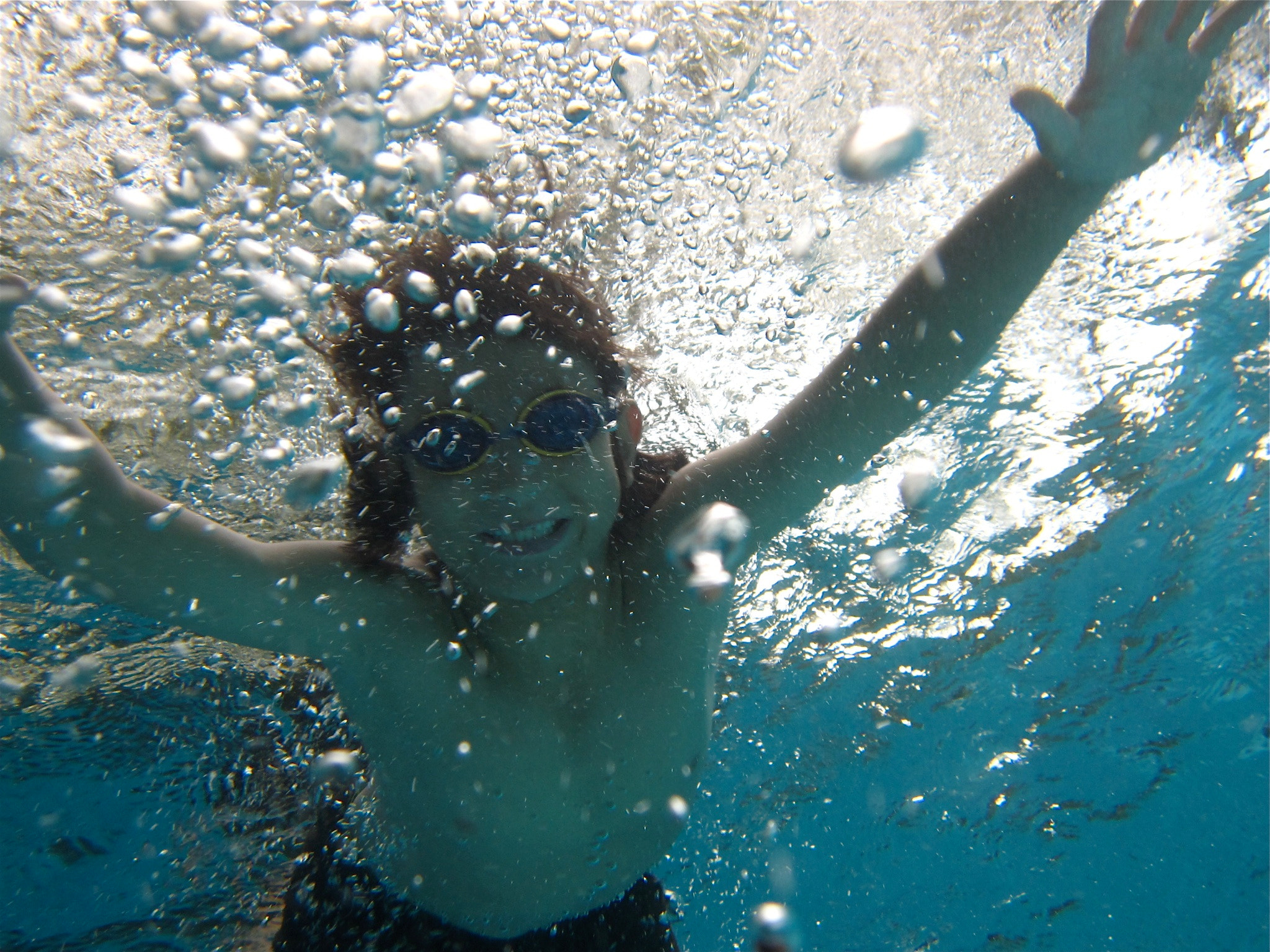 Canon PowerShot SD880 IS (Digital IXUS 870 IS / IXY Digital 920 IS) sample photo. Underwater fun! photography