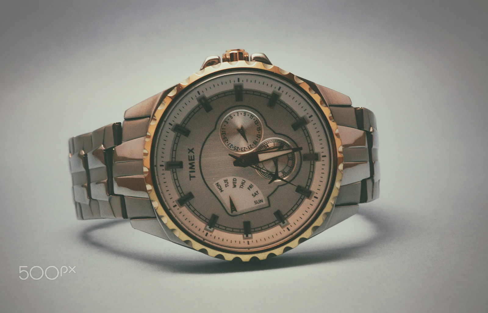 Sony ILCA-77M2 + Sony DT 50mm F1.8 SAM sample photo. The timepiece photography
