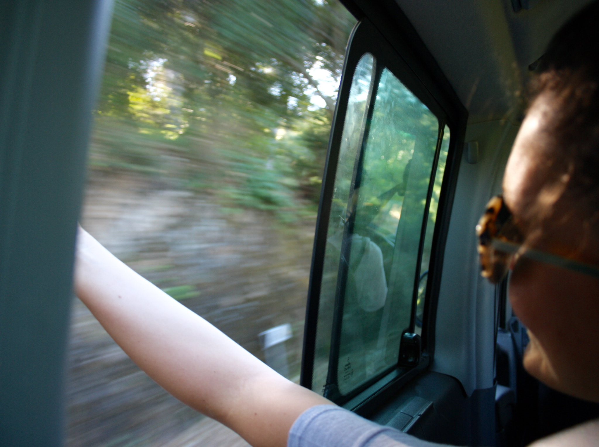 Canon EF-S 18-55mm F3.5-5.6 sample photo. Driving in sintra photography