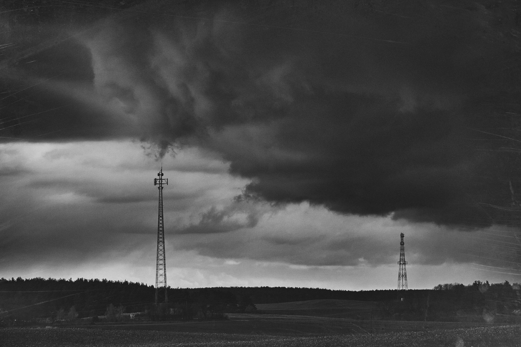 Canon EOS 550D (EOS Rebel T2i / EOS Kiss X4) + Canon EF 70-200mm F4L IS USM sample photo. The storm is coming photography