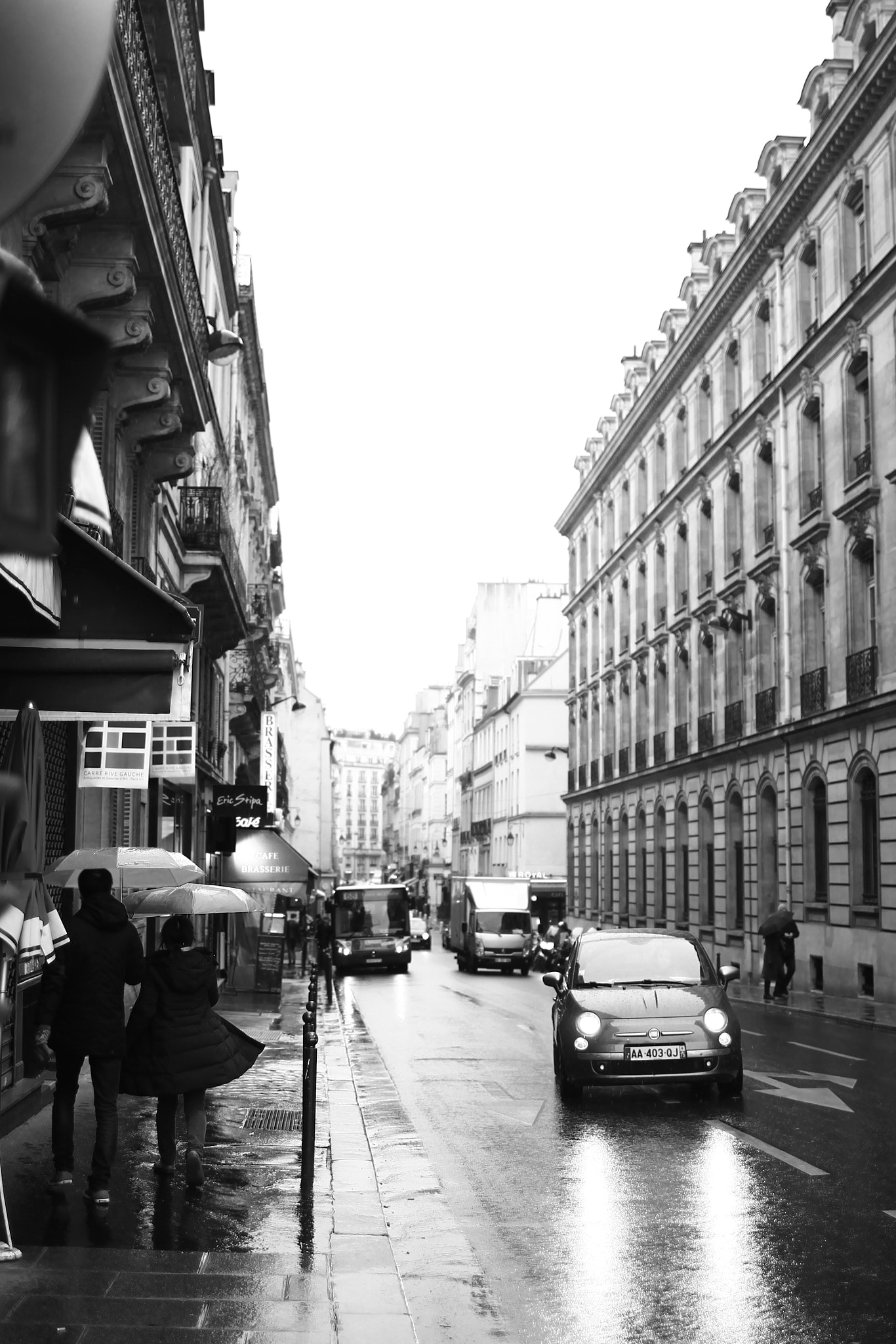 Canon EF 35mm F1.4L USM sample photo. Rainy day, paris photography