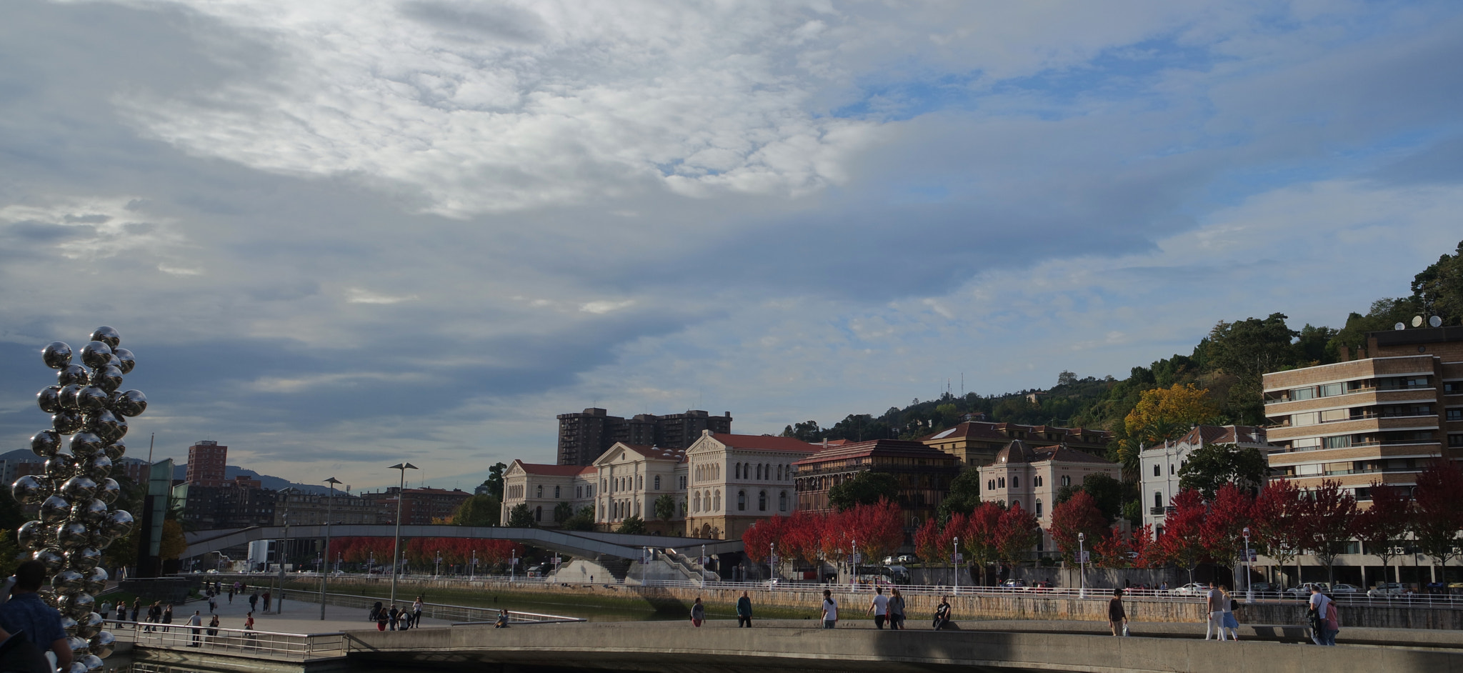 Samsung NX 16-50mm F3.5-5.6 Power Zoom ED OIS sample photo. Paseo moderno photography