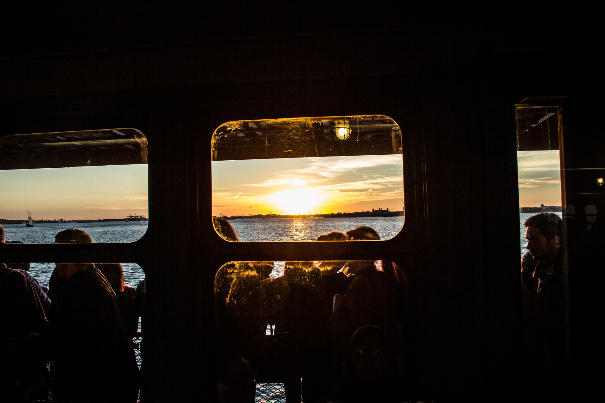 Canon EF-S 18-55mm F3.5-5.6 II sample photo. Sunset on hudson river photography