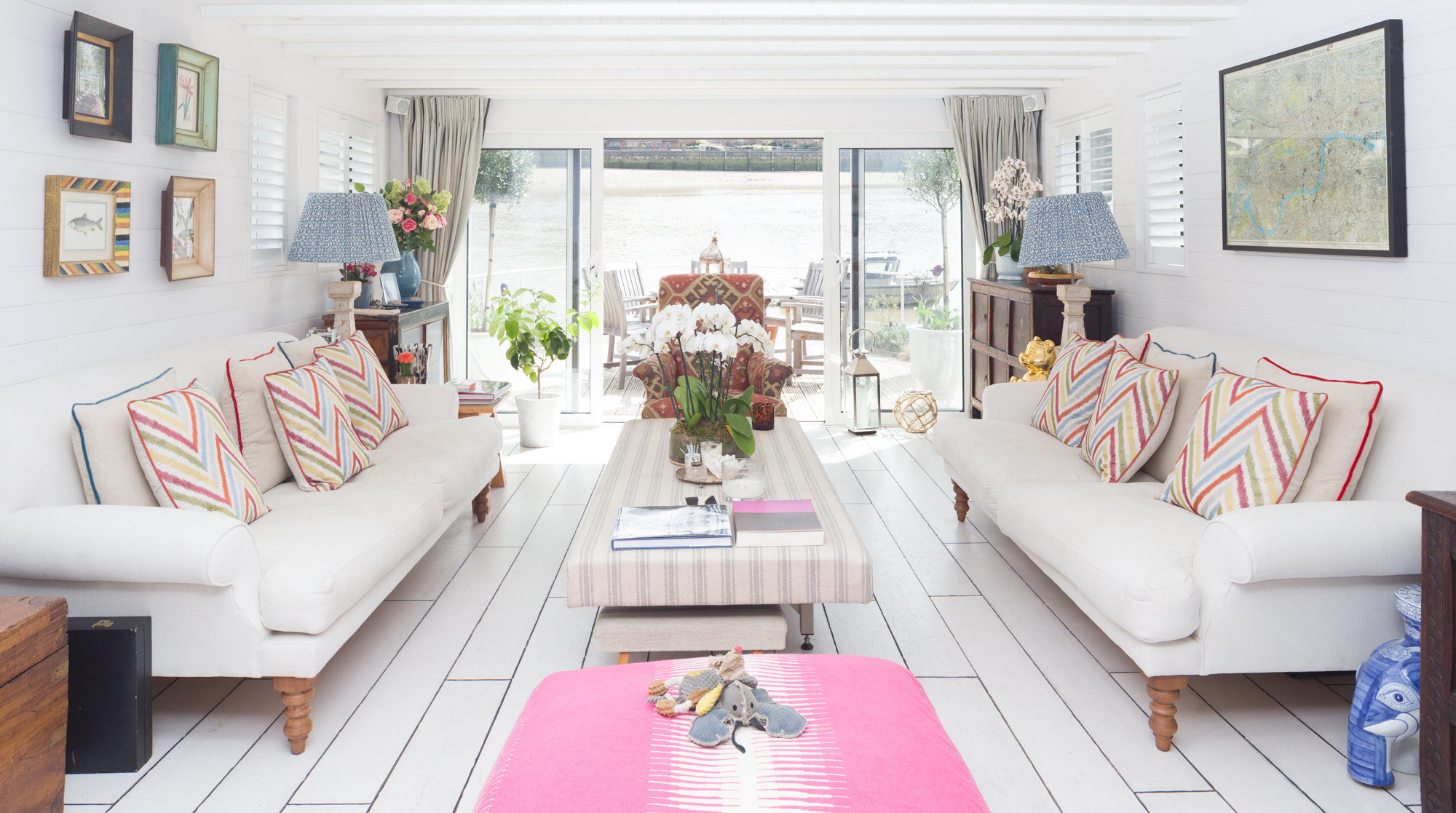 Canon TS-E 24.0mm f/3.5 L II sample photo. Houseboat photography