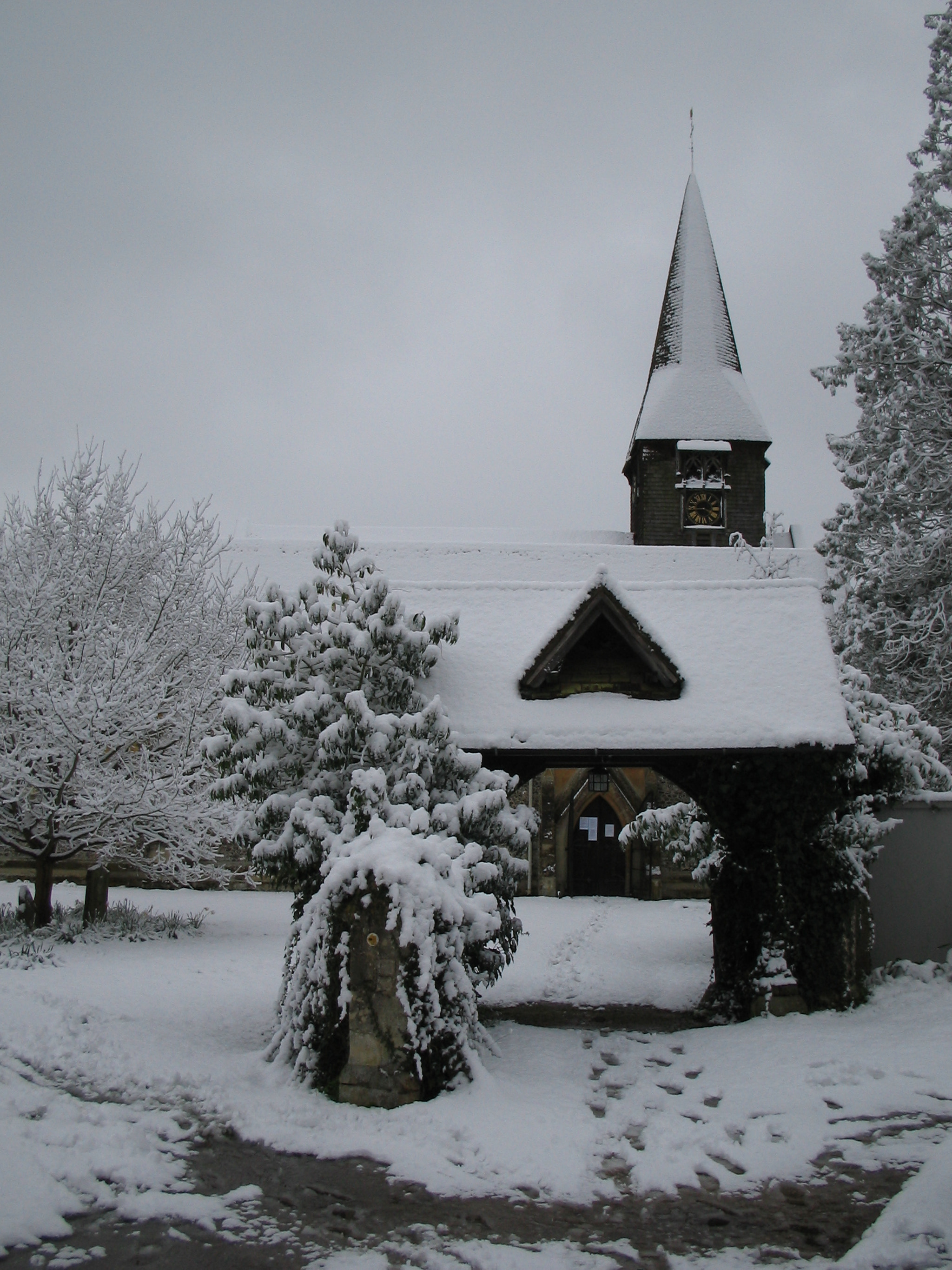 Canon DIGITAL IXUS I sample photo. Whitchurch church in the snow photography