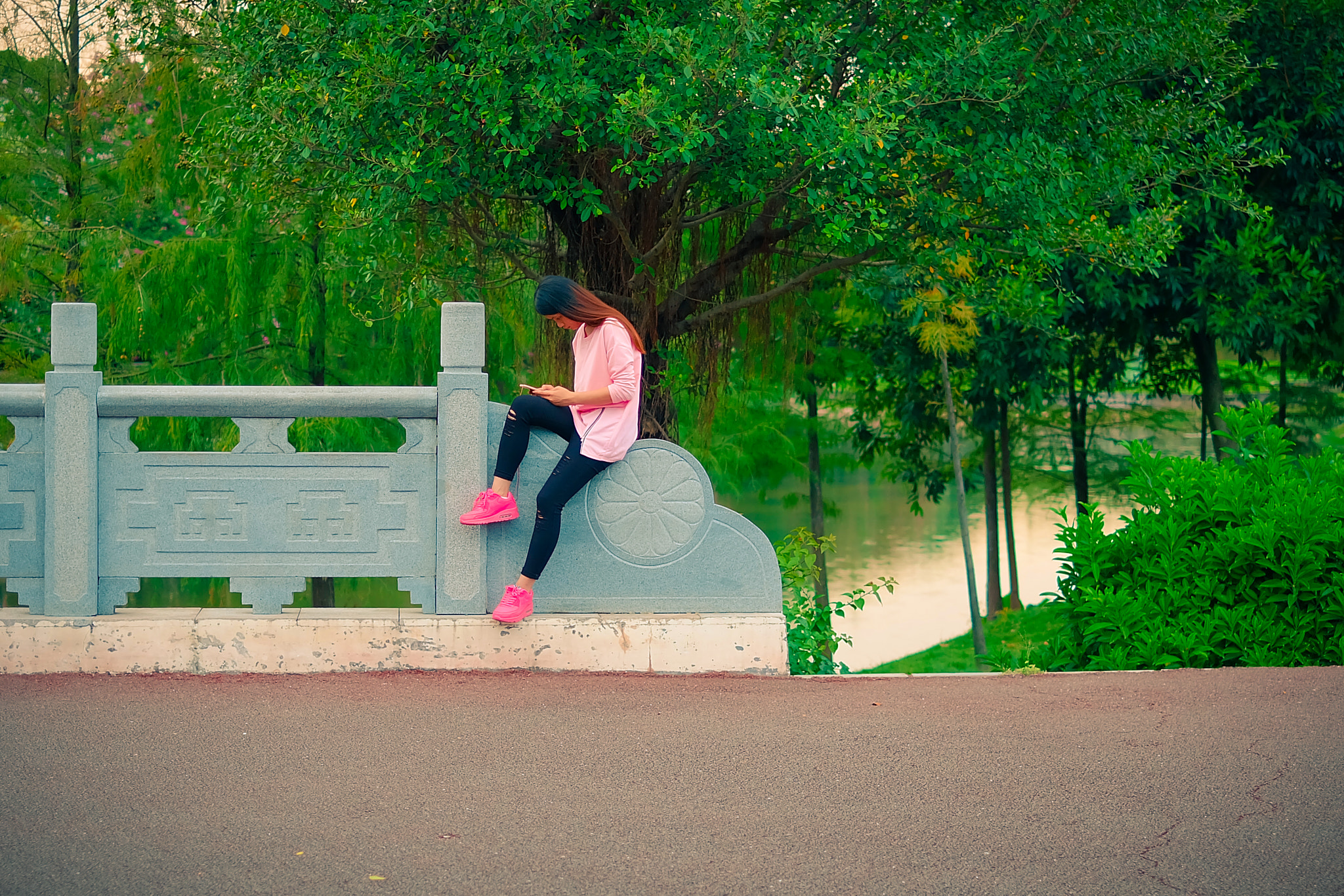 Fujifilm X-A1 sample photo. Sit & relax photography