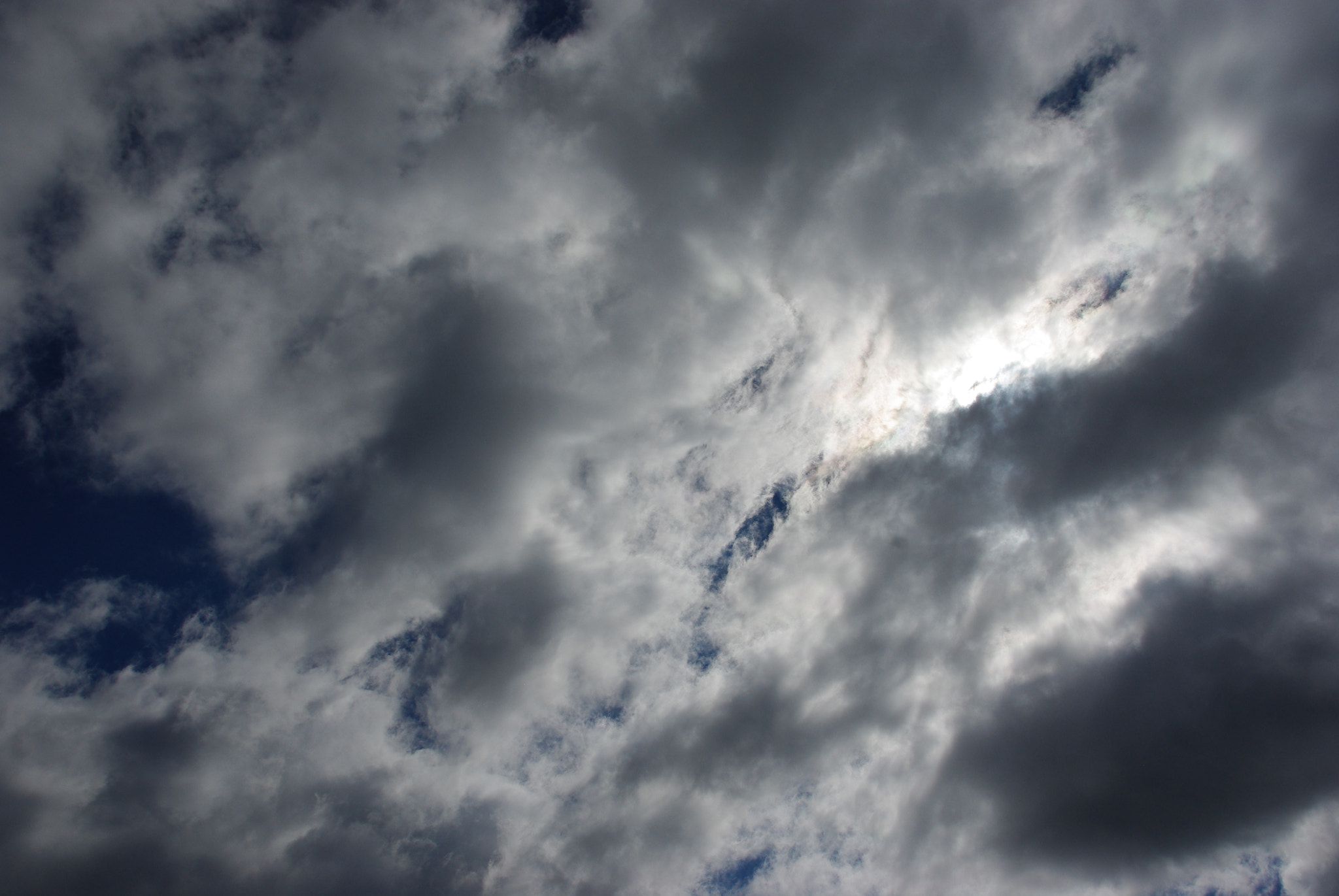 Pentax K-m (K2000) + Sigma 18-200mm F3.5-6.3 DC sample photo. Clouds photography