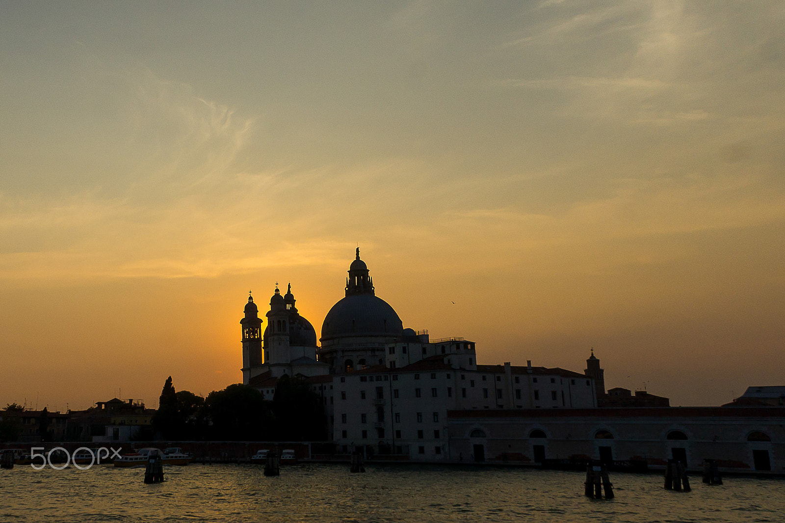 Sony Alpha NEX-5 + Sony E 16mm F2.8 sample photo. Venice sunset photography