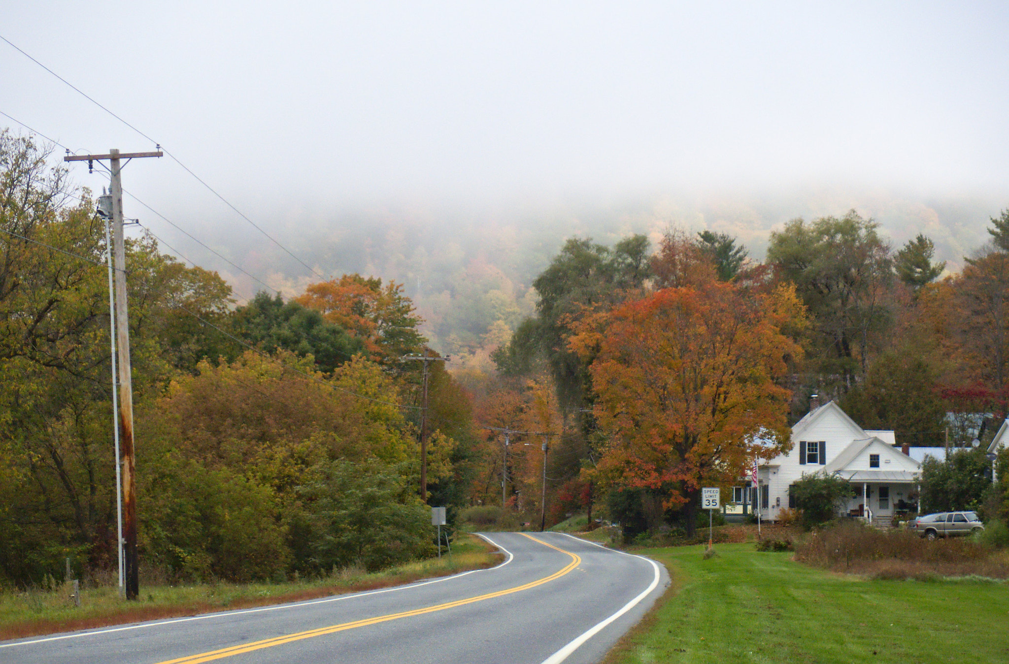 Olympus Stylus XZ-10 sample photo. Fall foliage photography