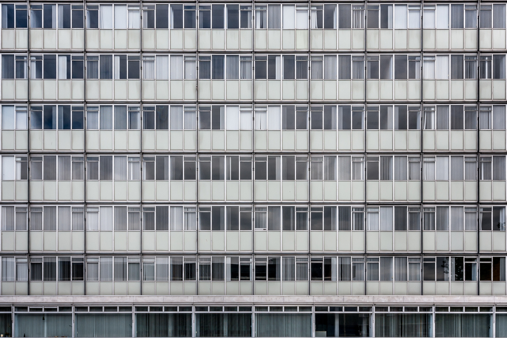 Canon EOS 1000D (EOS Digital Rebel XS / EOS Kiss F) sample photo. "vertical blinds..." photography