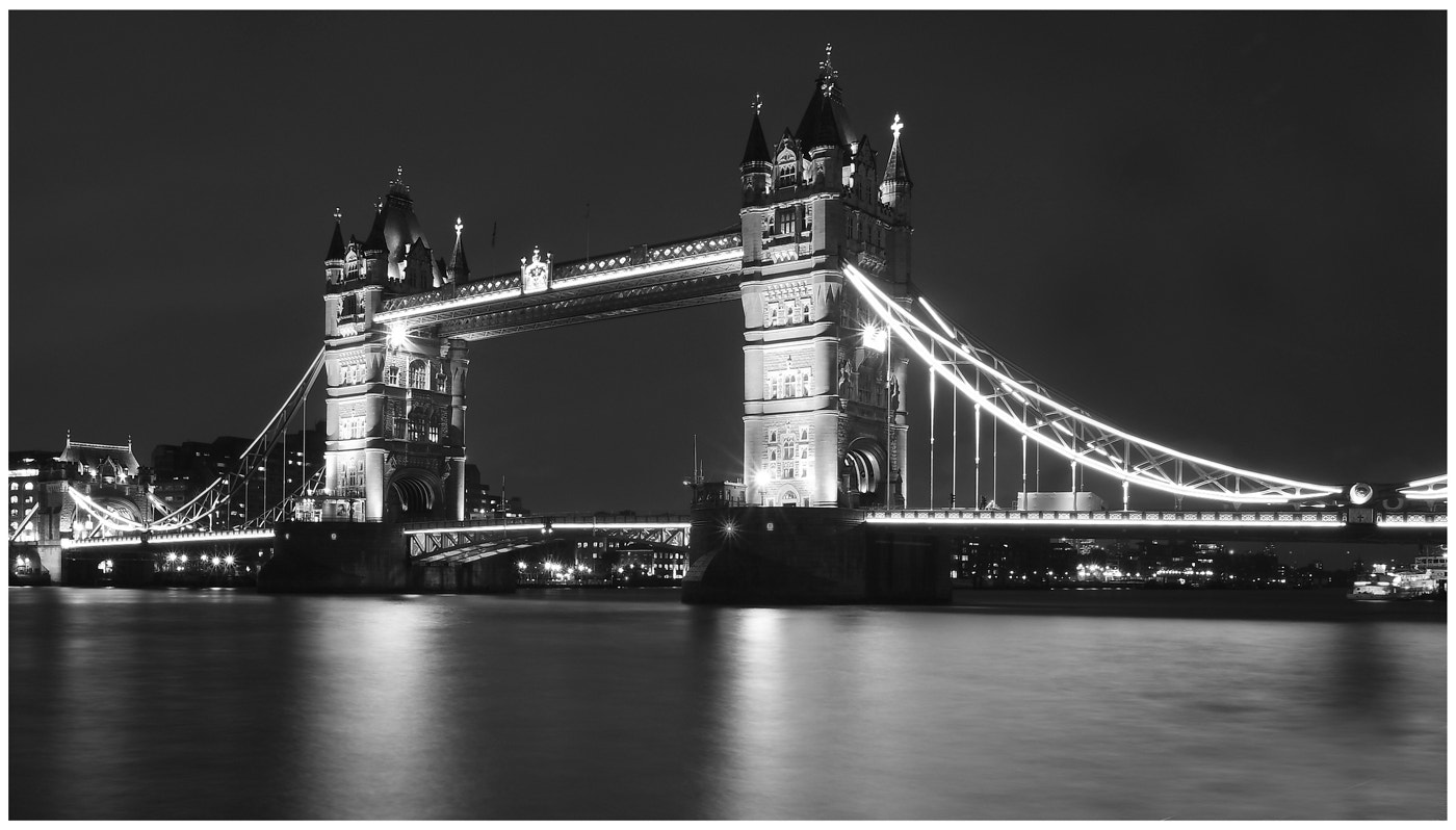 Sigma 17-50mm F2.8 EX DC OS HSM sample photo. Tower bridge london photography