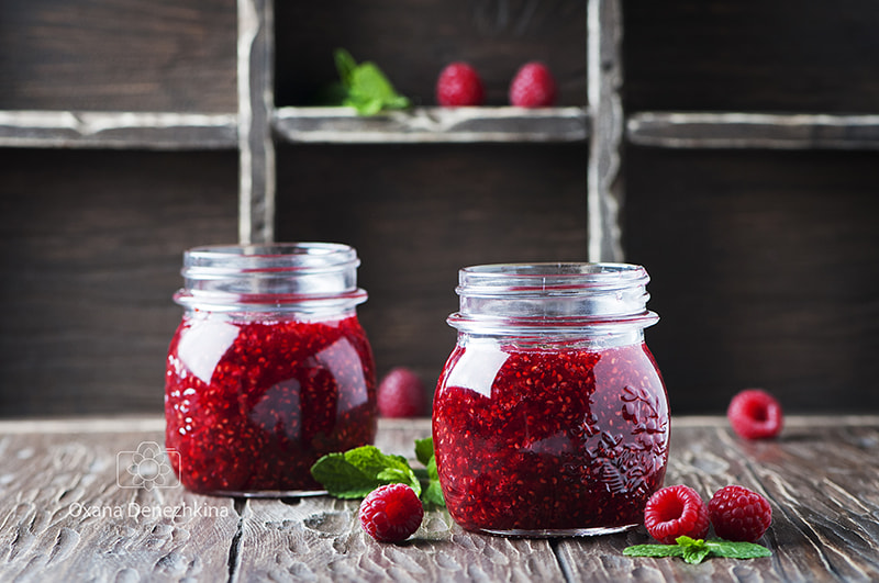 Nikon AF-S Micro-Nikkor 105mm F2.8G IF-ED VR sample photo. Homemade jam with raspberry on the wooden table photography