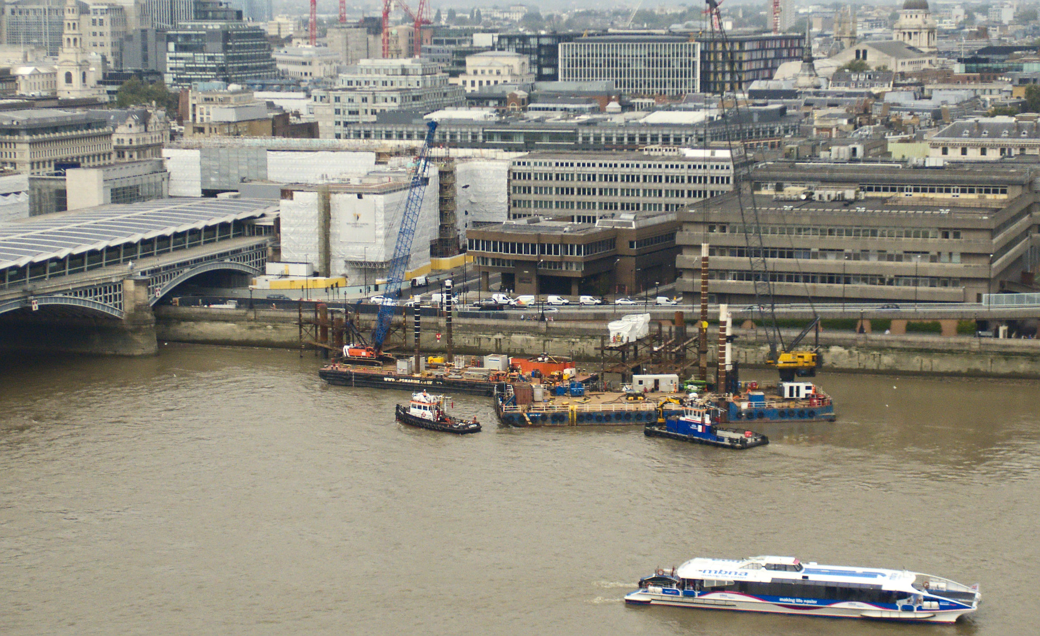 Olympus Stylus XZ-10 sample photo. Dirty thames photography