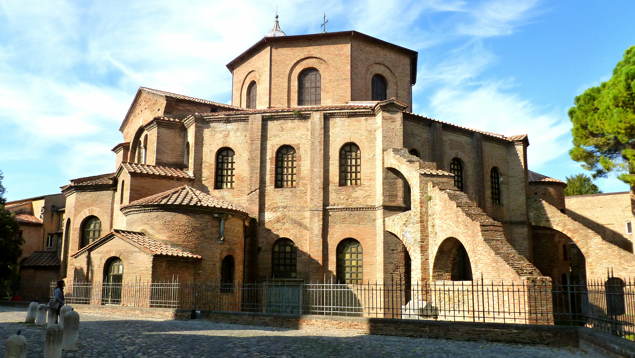 Panasonic DMC-FH25 sample photo. Basilica di san vitale photography