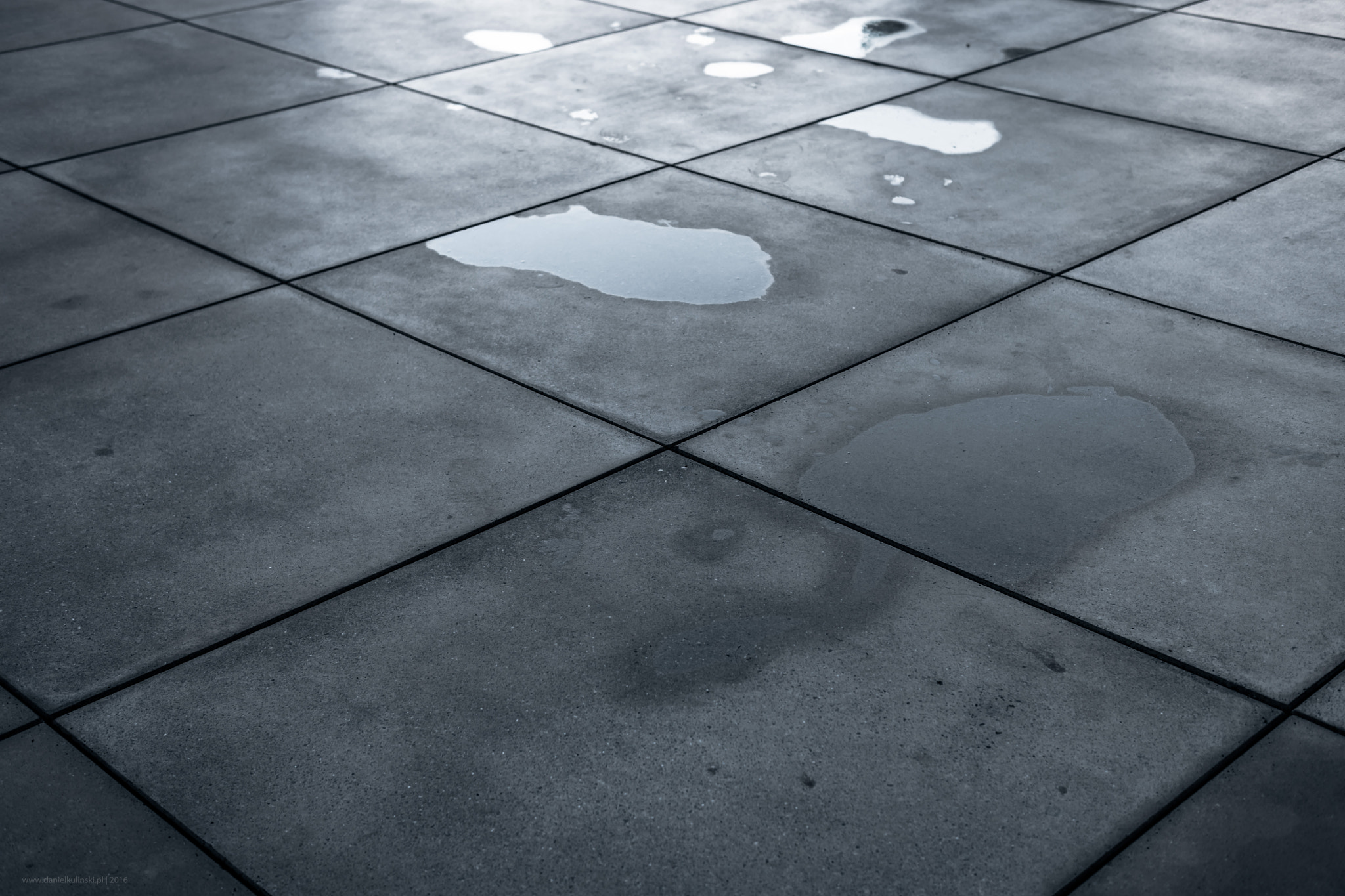Samsung NX 30mm F2 Pancake sample photo. Lines photography