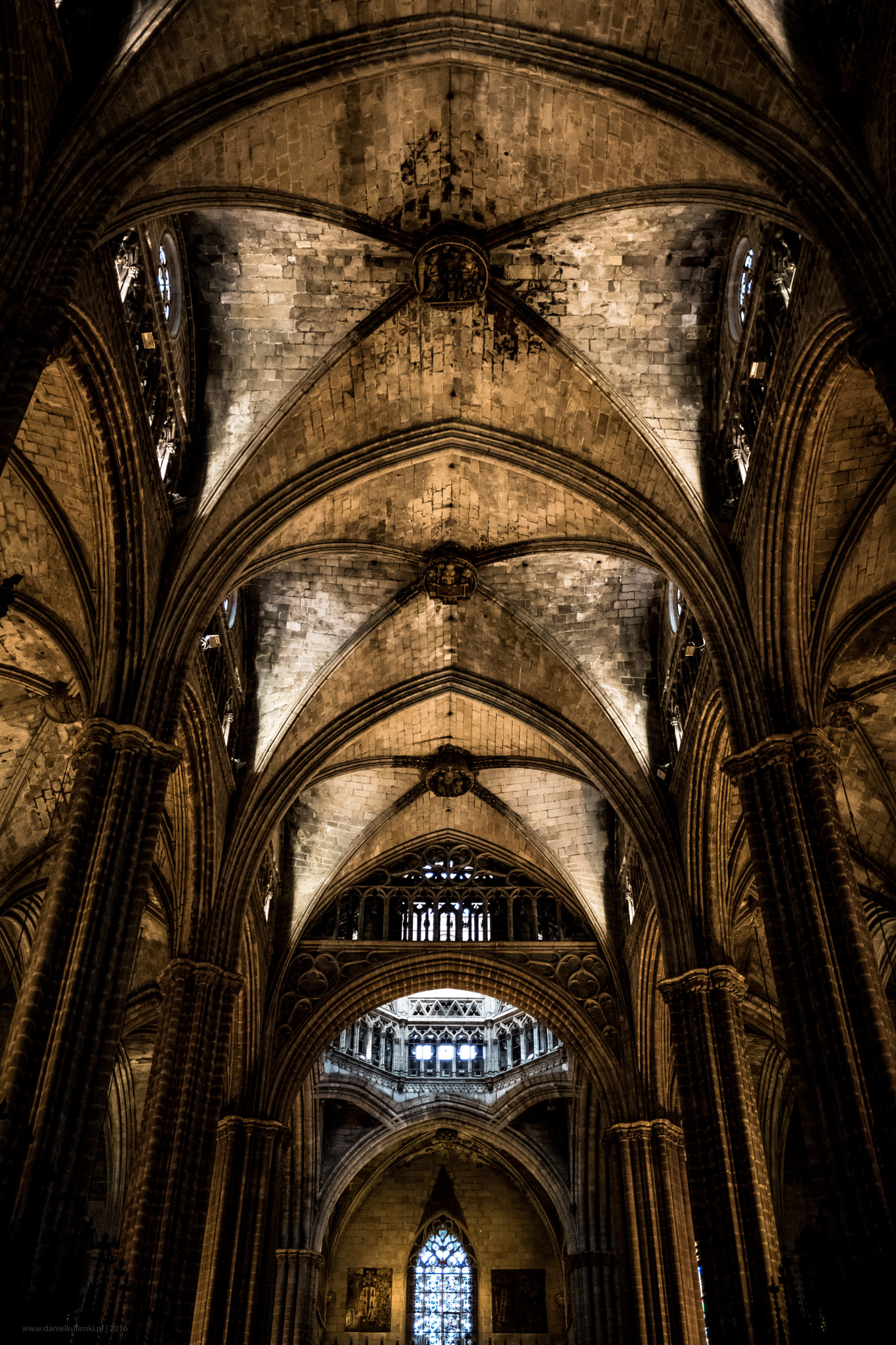 Samsung NX 20mm F2.8 Pancake sample photo. Cathedral photography