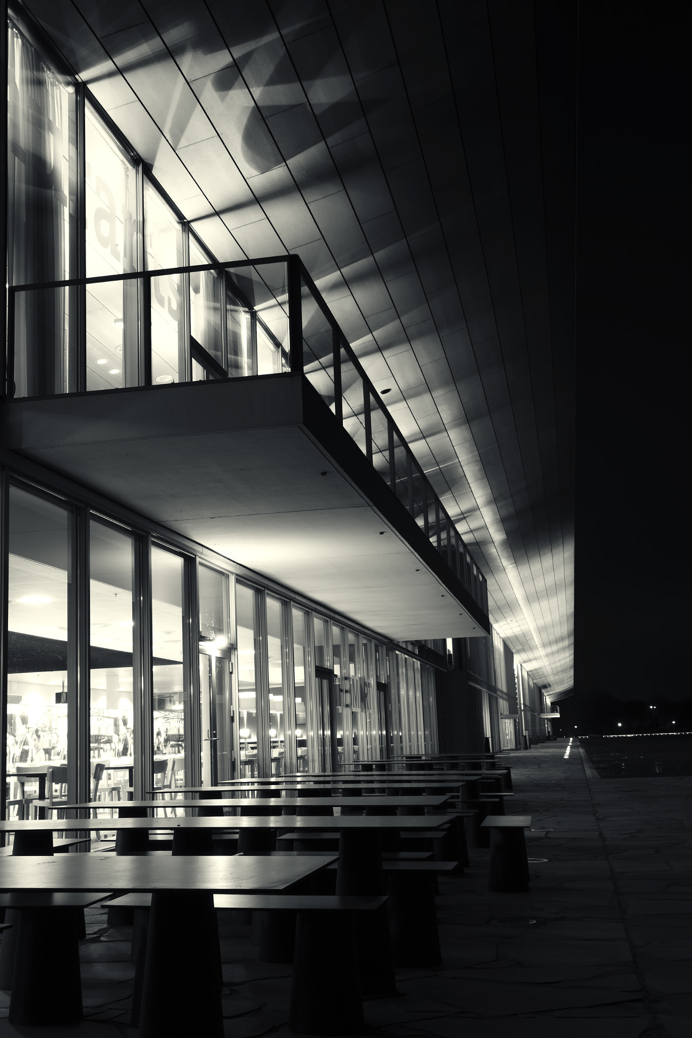 Sigma 24-105mm f/4 DG OS HSM | A sample photo. Architecture (b&w) photography