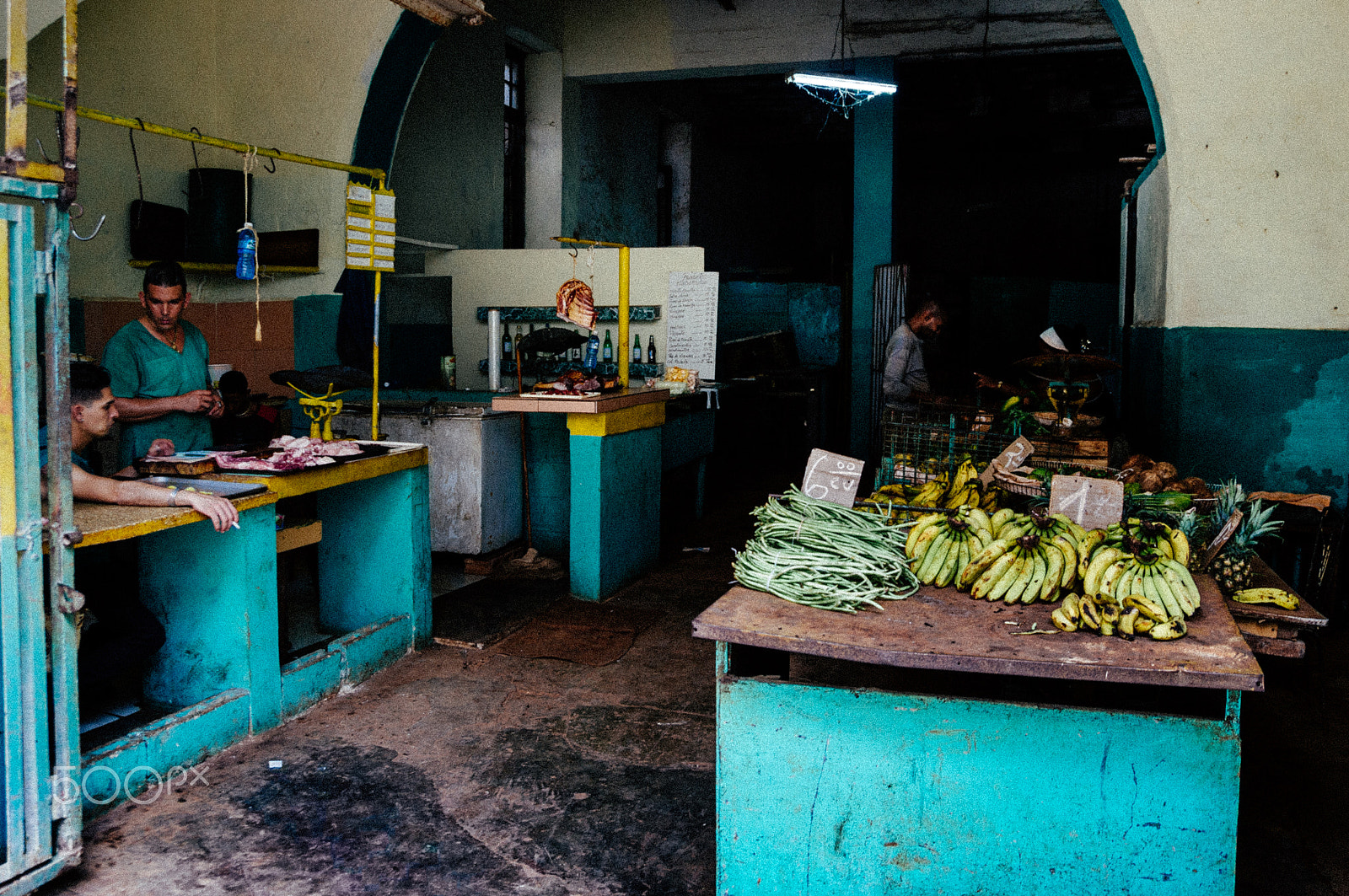 Sony Alpha DSLR-A580 sample photo. El mercado photography