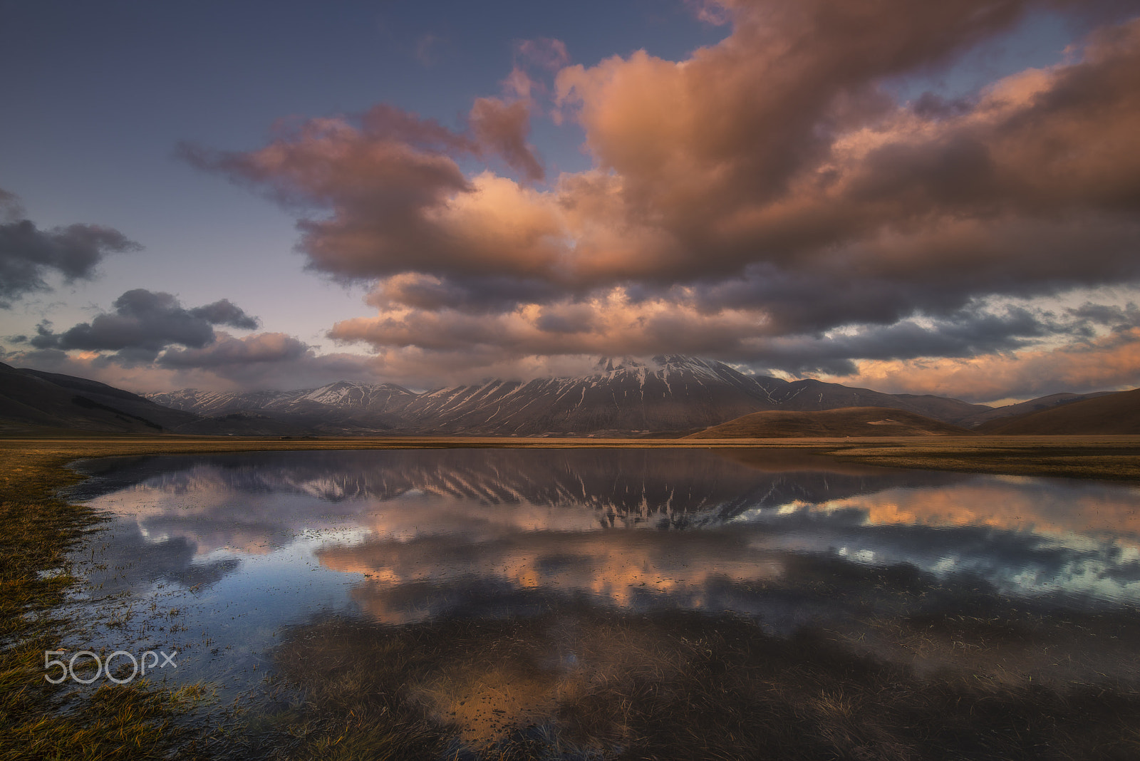 Tamron SP 15-30mm F2.8 Di VC USD sample photo. Oil on canvas, castelluccio di norcia photography